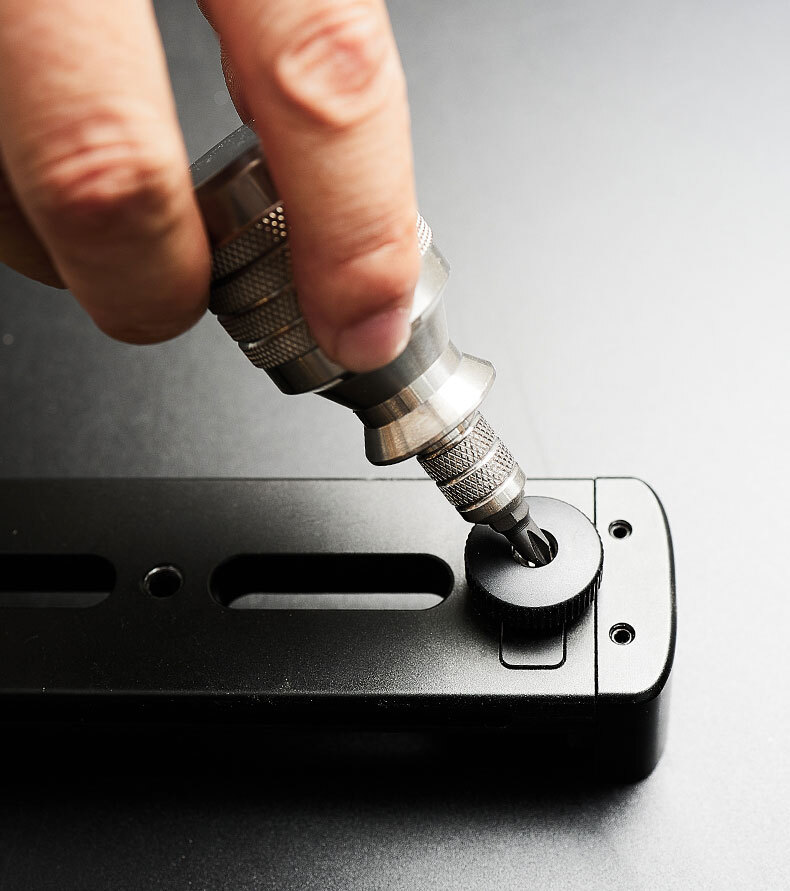 Titanium Alloy Modular Palm Screwdriver EDC Multi Tool Suction Portable Head