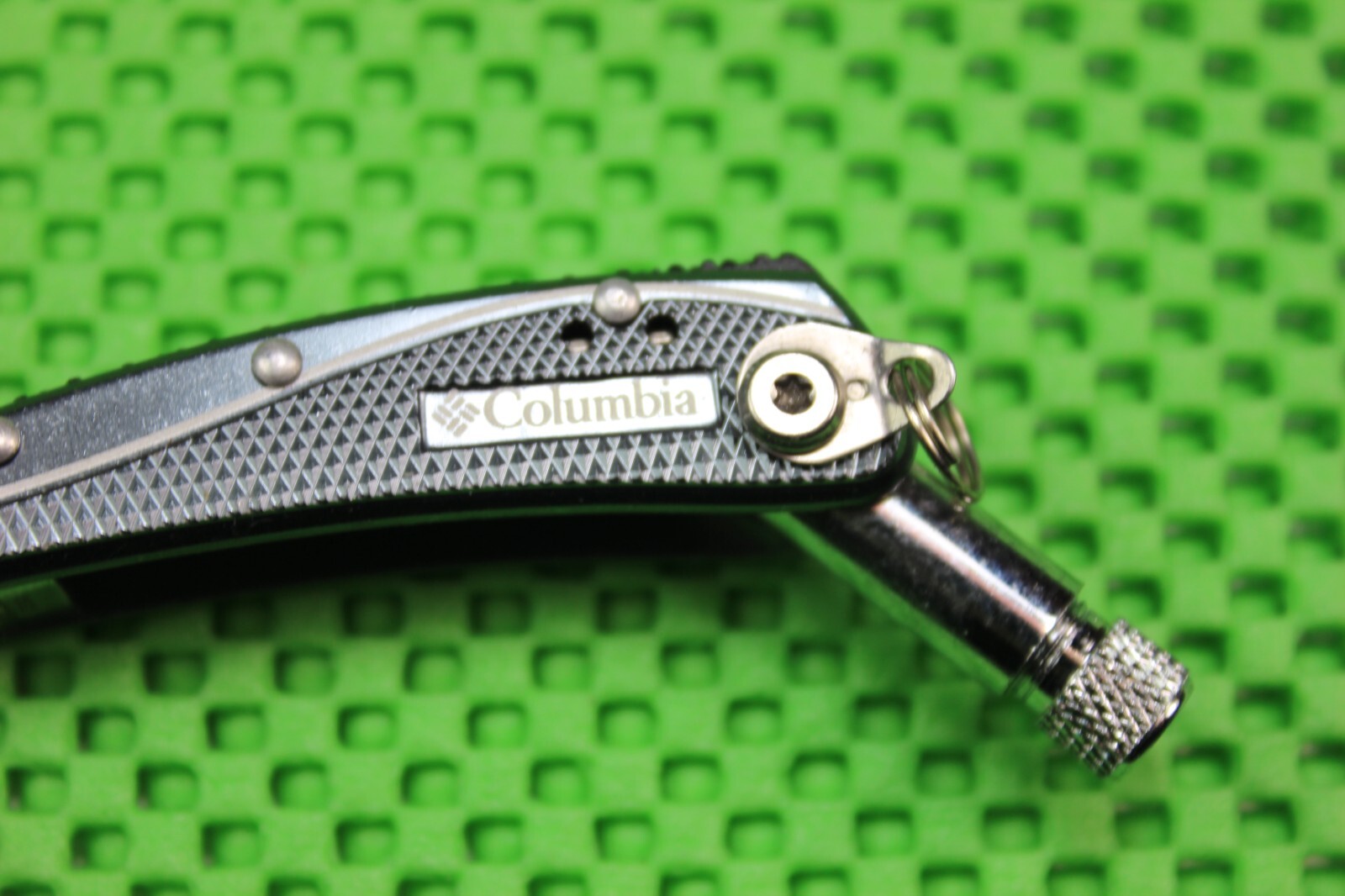 Columbia Multi-tool w/ Pliers, Blades and Light – Backpacker, Hiker and Campers