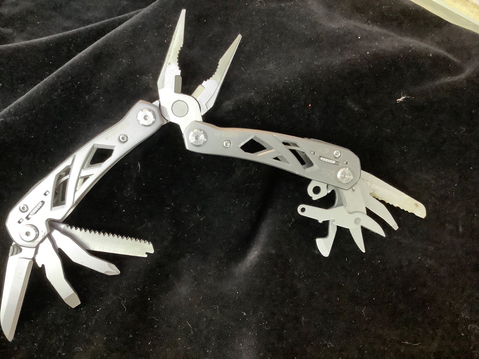 MULTI-TOOL, GERBER SUSPENSION, USED WITH CASE
