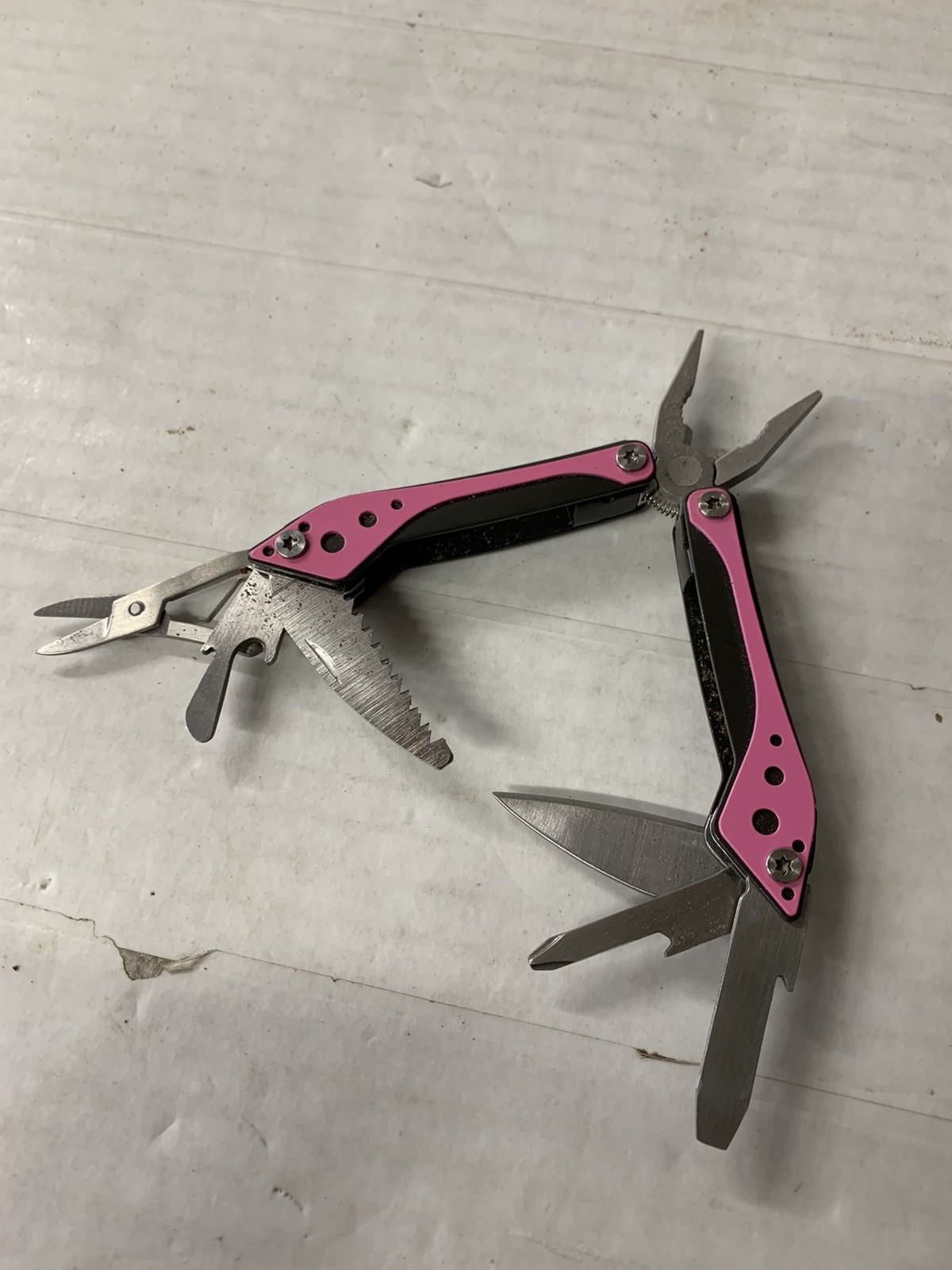 Cabela’s 7-in-1 Mini Multi-Tool Pink Pocket Knife Pliers Saw Scissors Bottle Can
