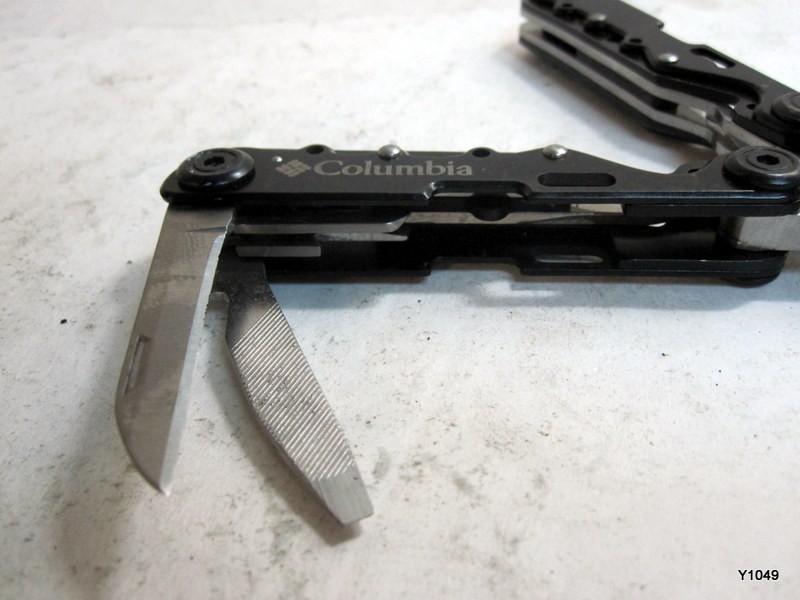 Columbia MultiTool 14 Function Pliers Knife Bottle Opener Carbiner Screwdriver