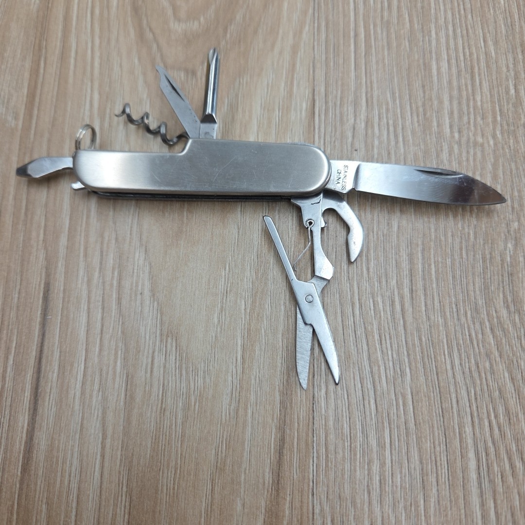 Early Times Whiskey Multi-Tool Utility Pocket Knife (R7-25)
