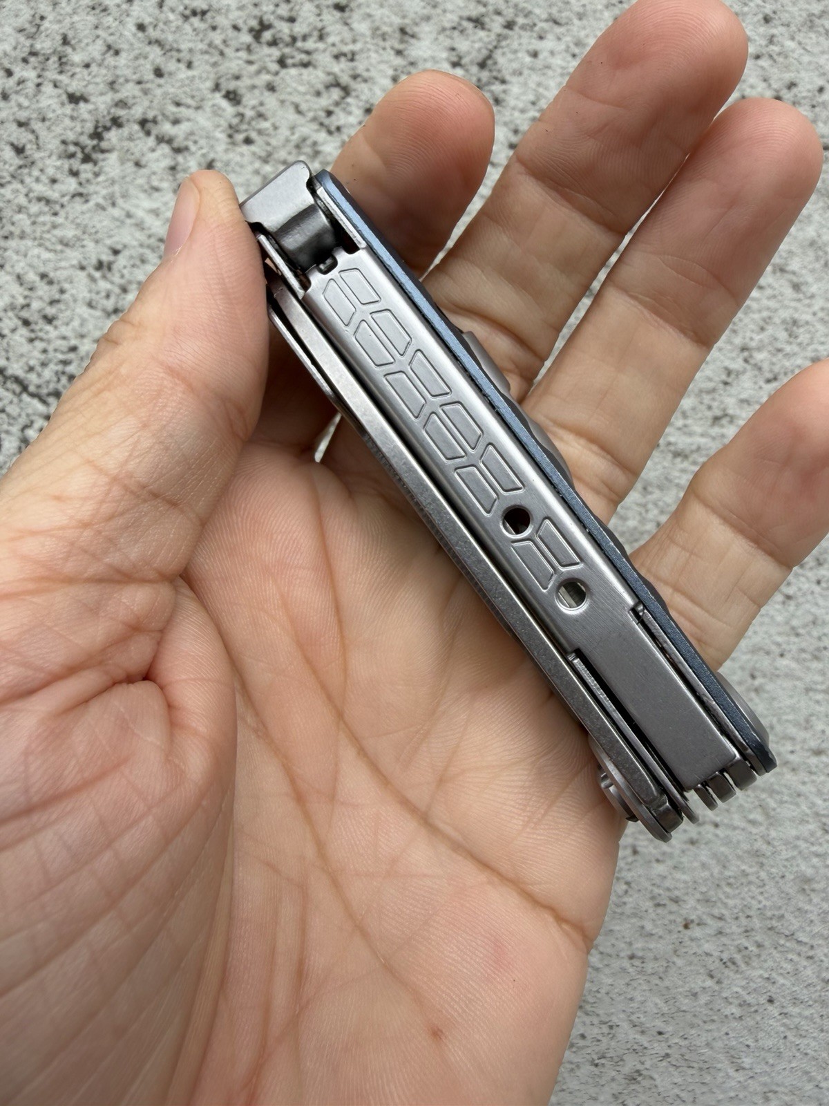 GERBER GEAR ARMBAR DRIVE 8-IN-1 MULTI-TOOL URBAN BLUE 31-003704, EXCELLENT!
