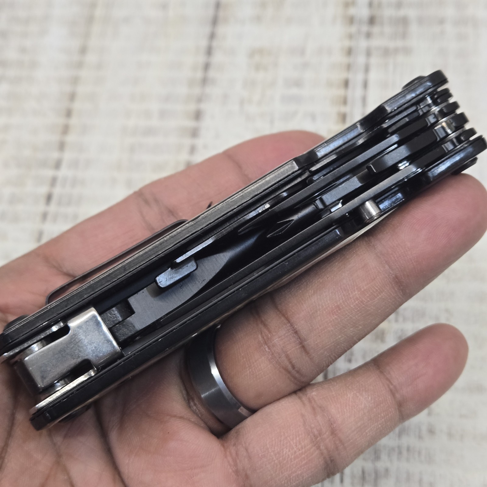 MOSSY OAK 13-in-1 Large Folding Multi Tool Plier Portable Pocket Knife Camping