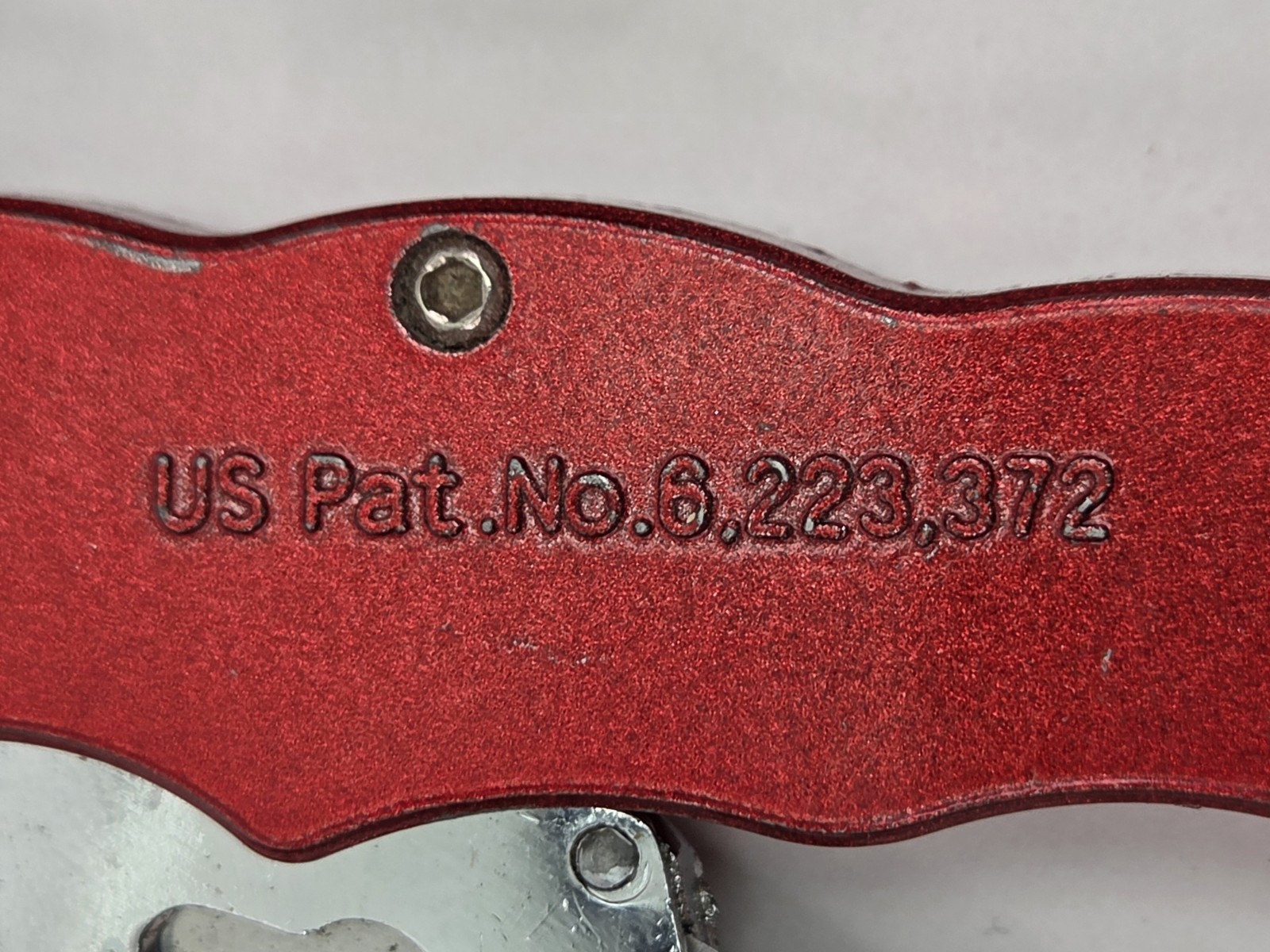 Carabiner Multitool Knife Red Color Razor Blade