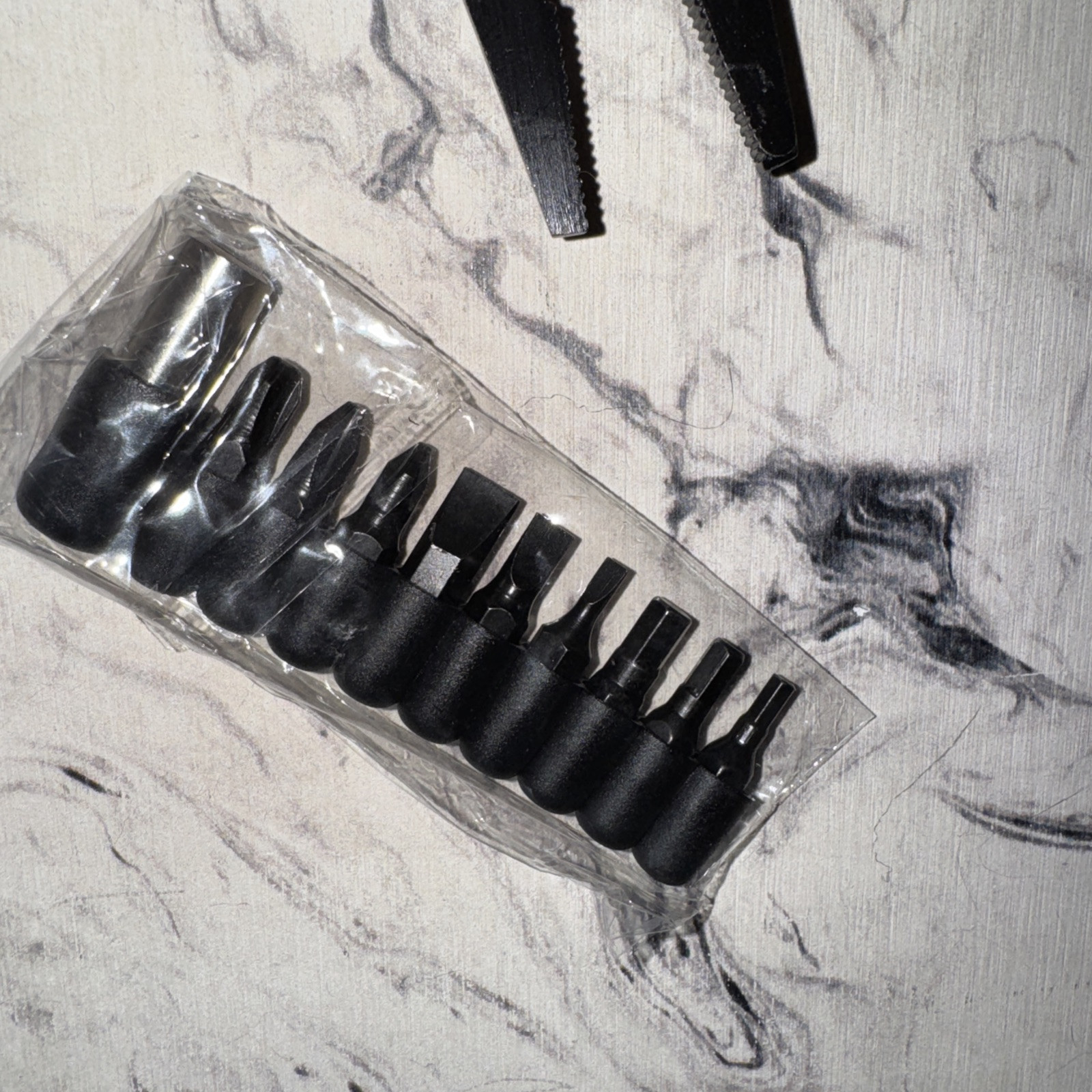 Multitool Knife 13 in 1 Pocket Multitool Multi Tool with 3 Large Blade Sa