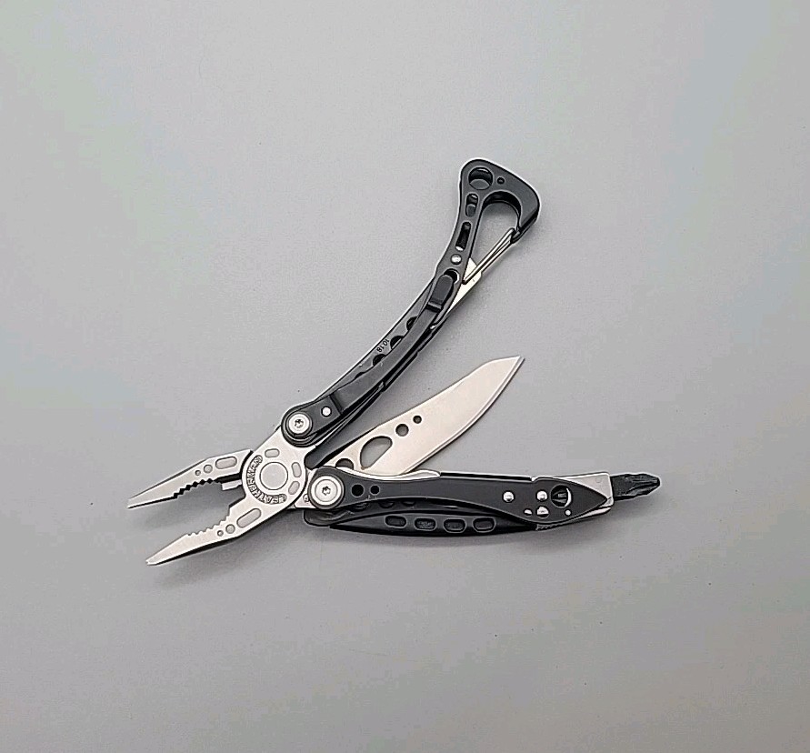 Leatherman Skeletool CX Multi-Tool – Dated 1018 – Plain Edge 154CM Blade