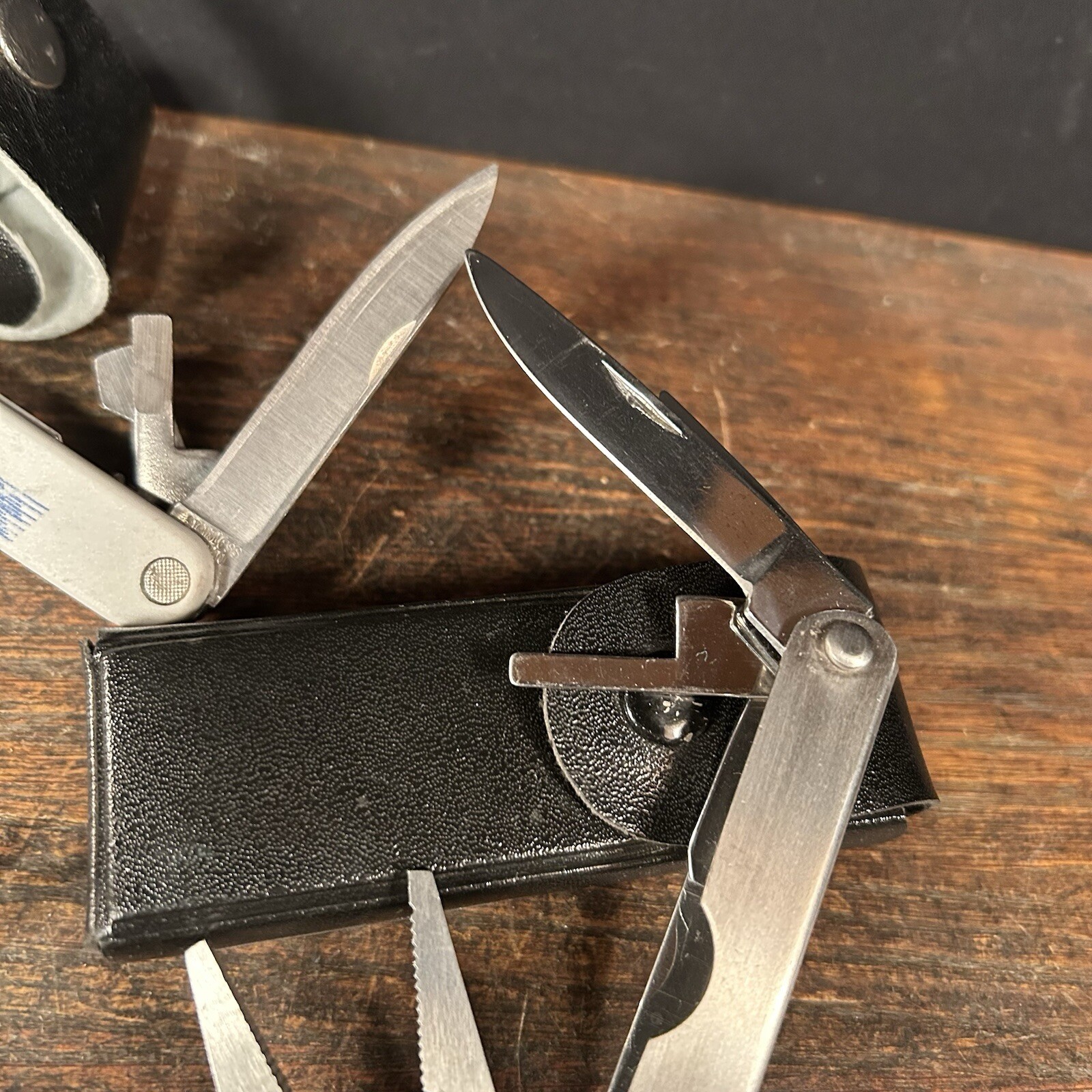 Vintage Multi Tool Lot (4) Knife Pennzoil Eagle Coleman American Camper