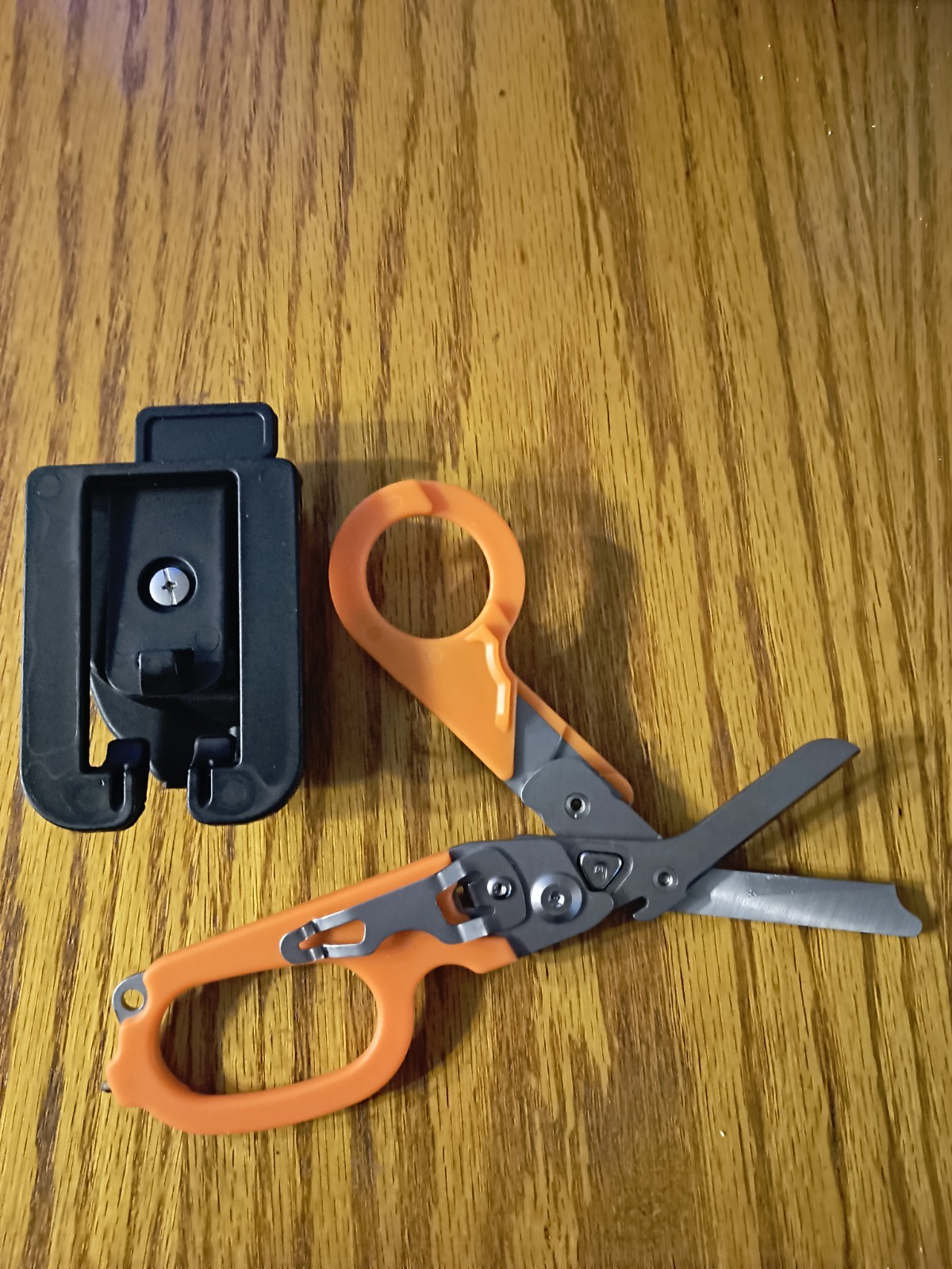 6 In 1 Trauma Shears Multi Tool Compared To Raptor Orange/Stainless Carry Case