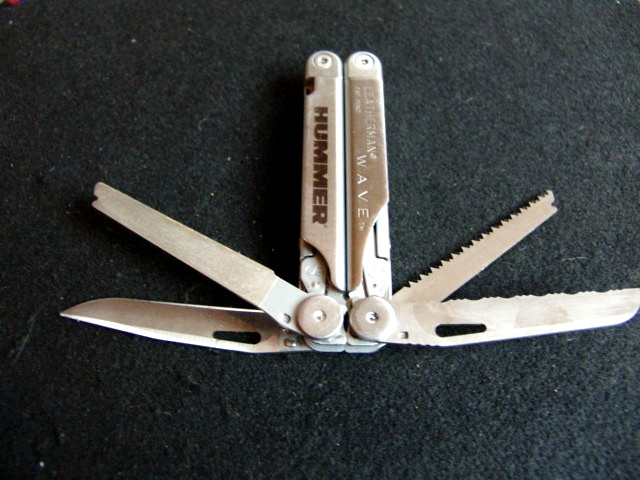 LEATHERMAN WAVE ORIGINAL-10-01- HUMMER-RETIRED COLLECIBLE-MINT-LEATHERMAN CASE