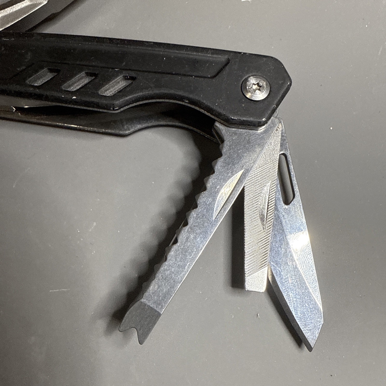Ozark Trail 2119 17 in 1 Multitool