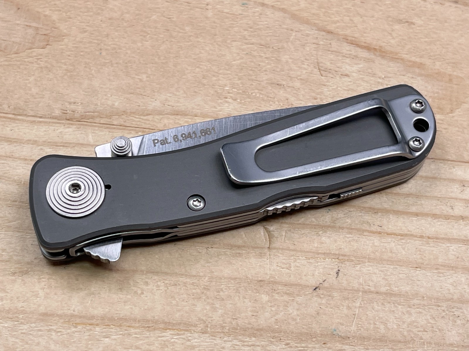 SOG Twitch II A/O Flipper 2.65″ Plain Blade Folding Pocket Knife Aluminum Handle