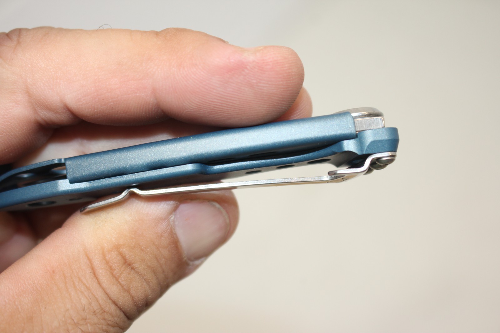 Leatherman Skeletool KBx Pocket Knife EDC Small Half-serrated, Blue, EUC!!!!
