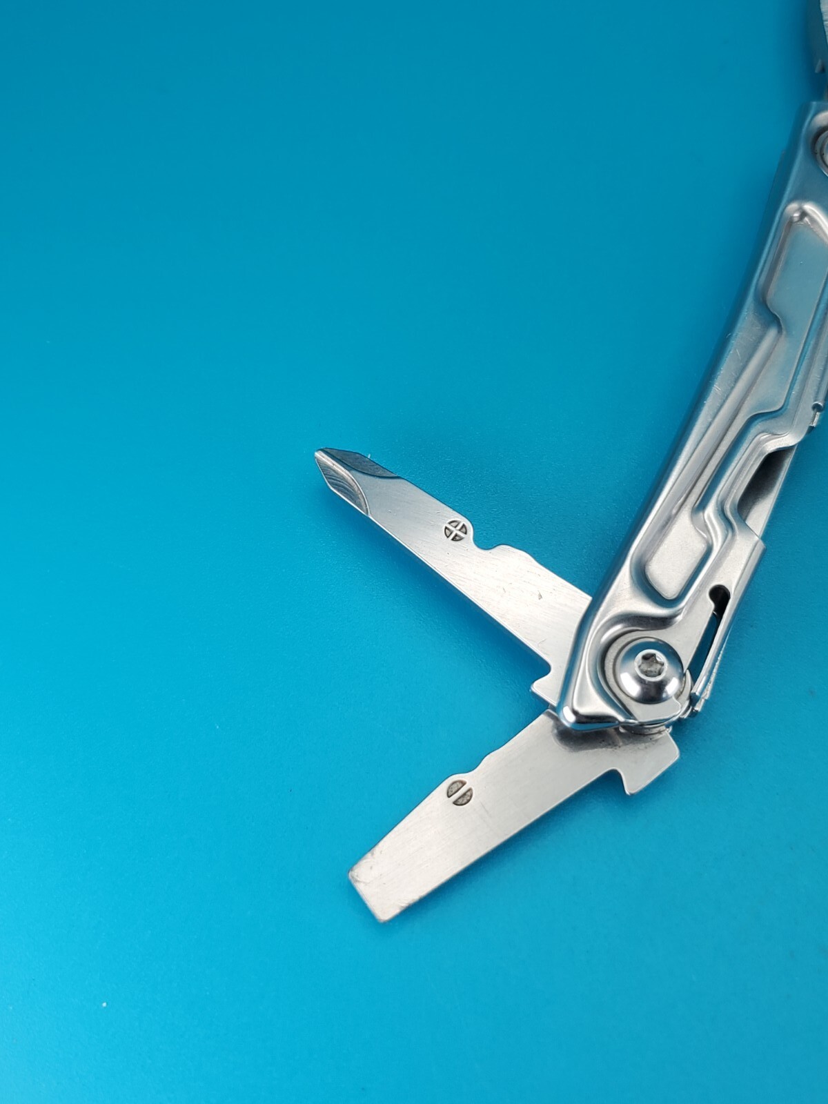 Leatherman Rev 3.8″ Multi-Tool, Stainless!