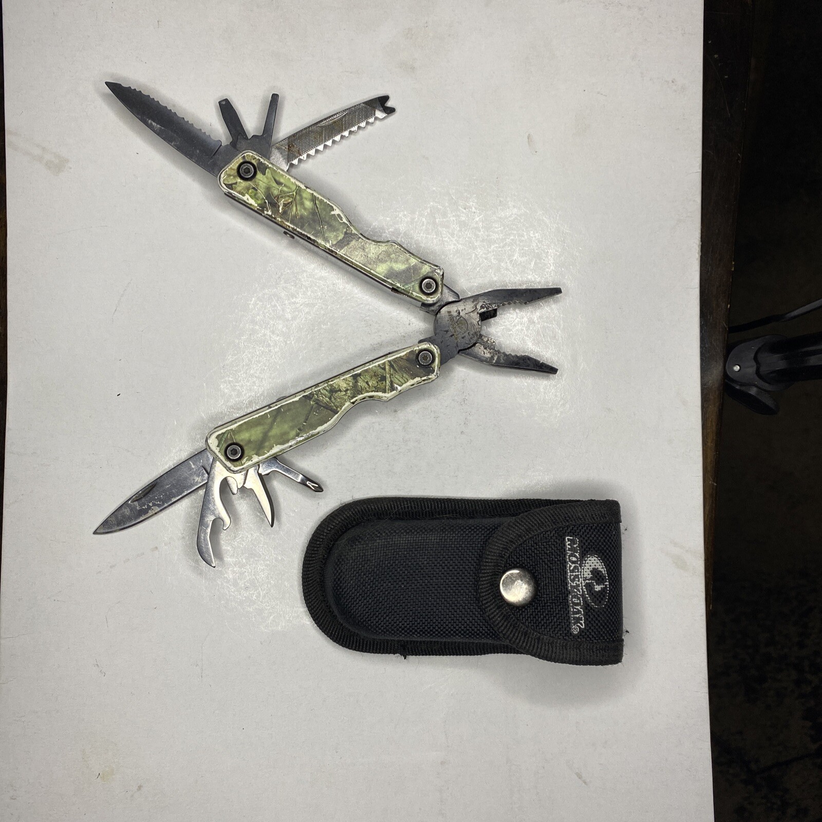 MOSSY OAK 13-1 Multi-tool – Multi Function Pliers – Folding Tool Camouflage