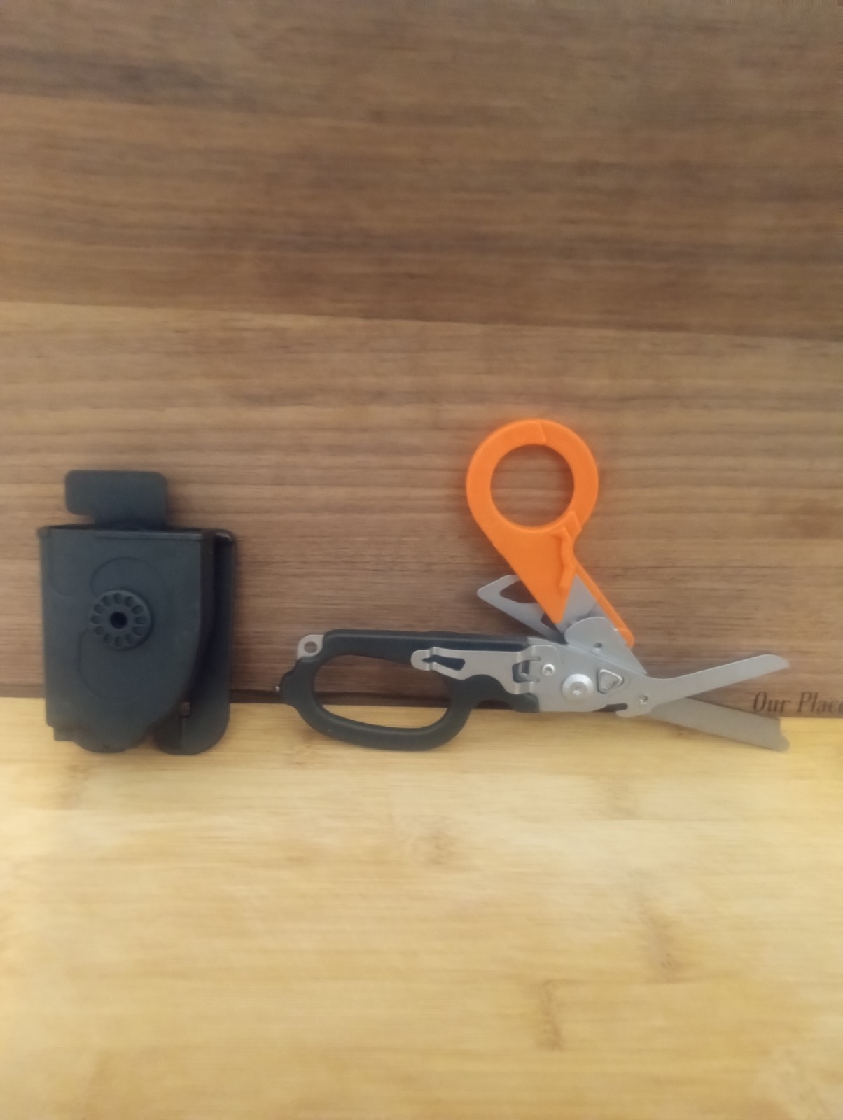 6 In 1 Trauma Shears Multi Tool Compared To Raptor Black And Orange/ Carry Case