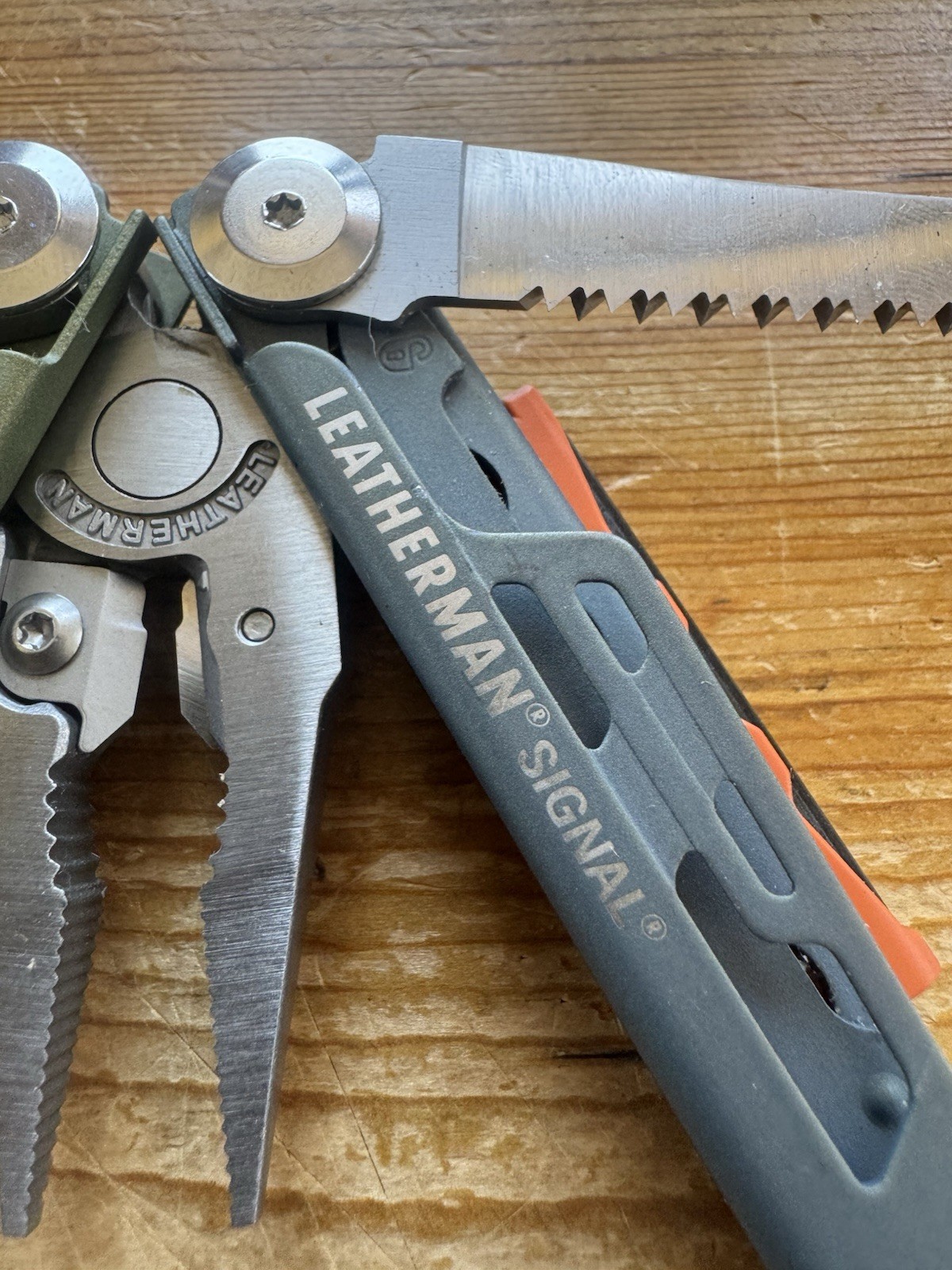 Leatherman Signal Multi-Tool Thunderscape – Excellent