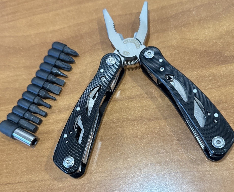 Multitool Pliers Set Stainless Steel 11 Screwdriver Bits Black Durable
