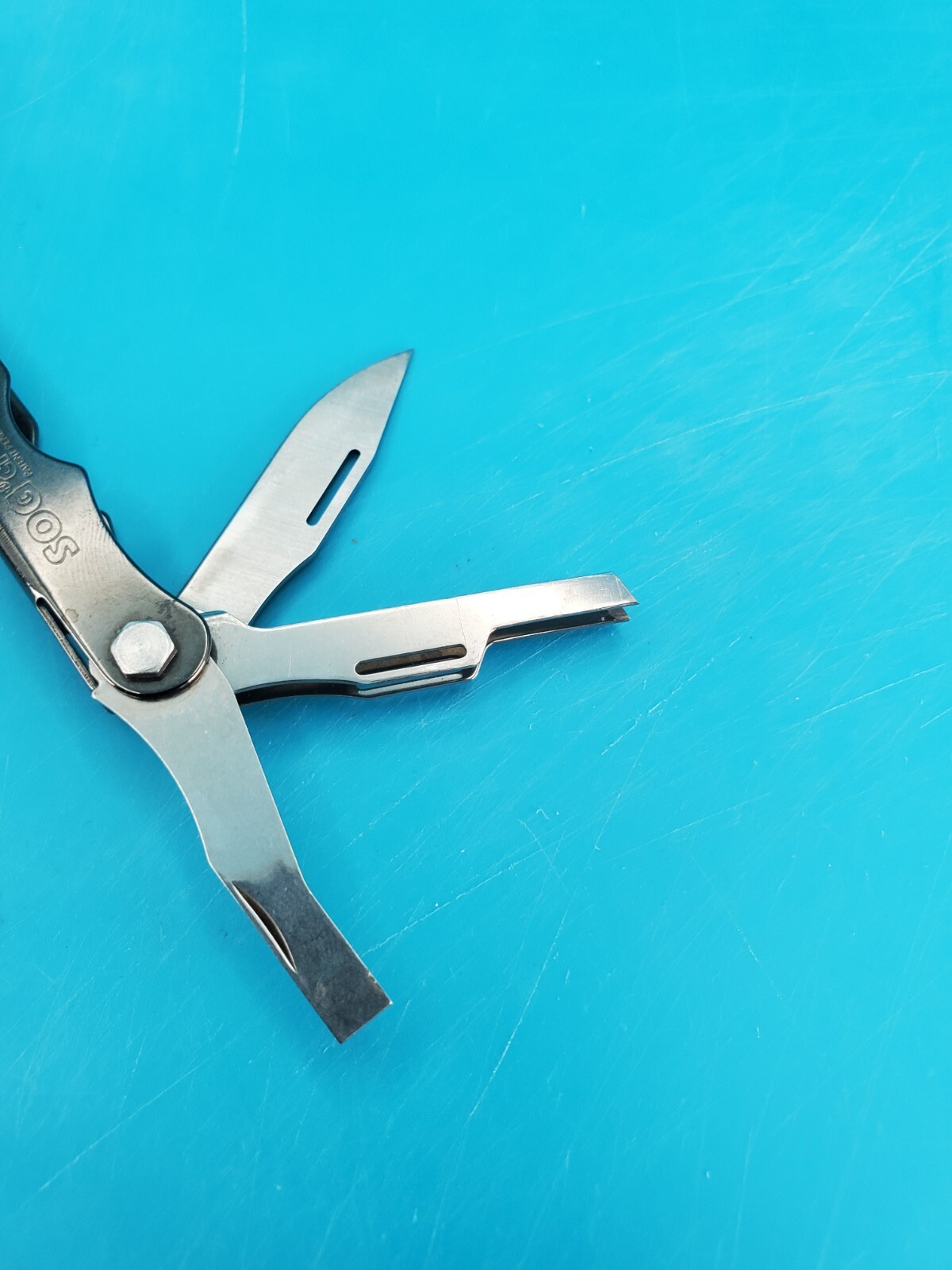 SOG Crosscut Multitool Knife! BLACK!