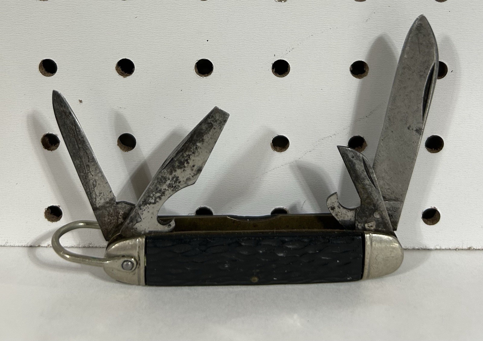 Camillus New York Camp Knife four blade w/ can bottle opener