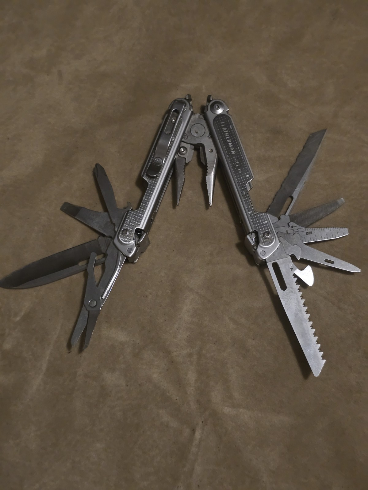 Retired Leatherman Free P4 Multi-Tool With Sheath and Donk Titanium Pocket Clip