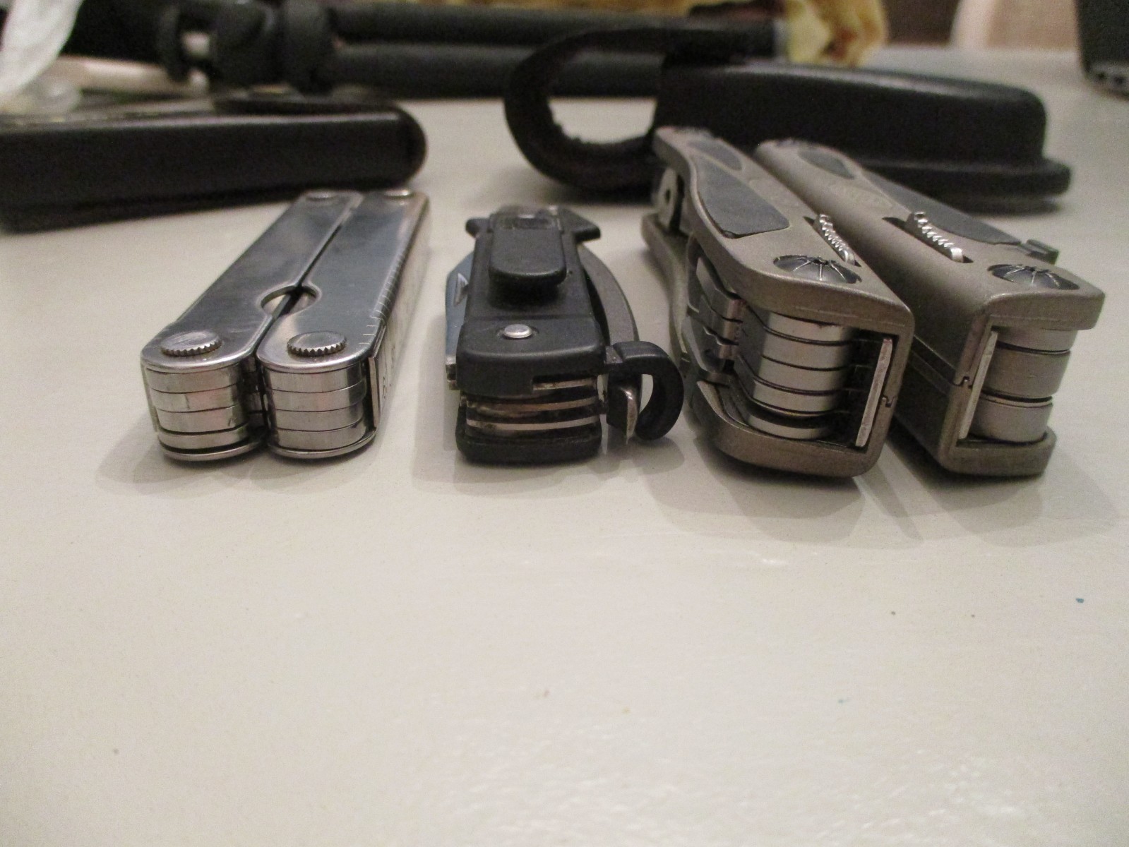 MULTI-TOOL SET (3) GERBER MP800 LEGEND+LEATHERMAN+SOG w/2 LEATHER CASES – NICE!
