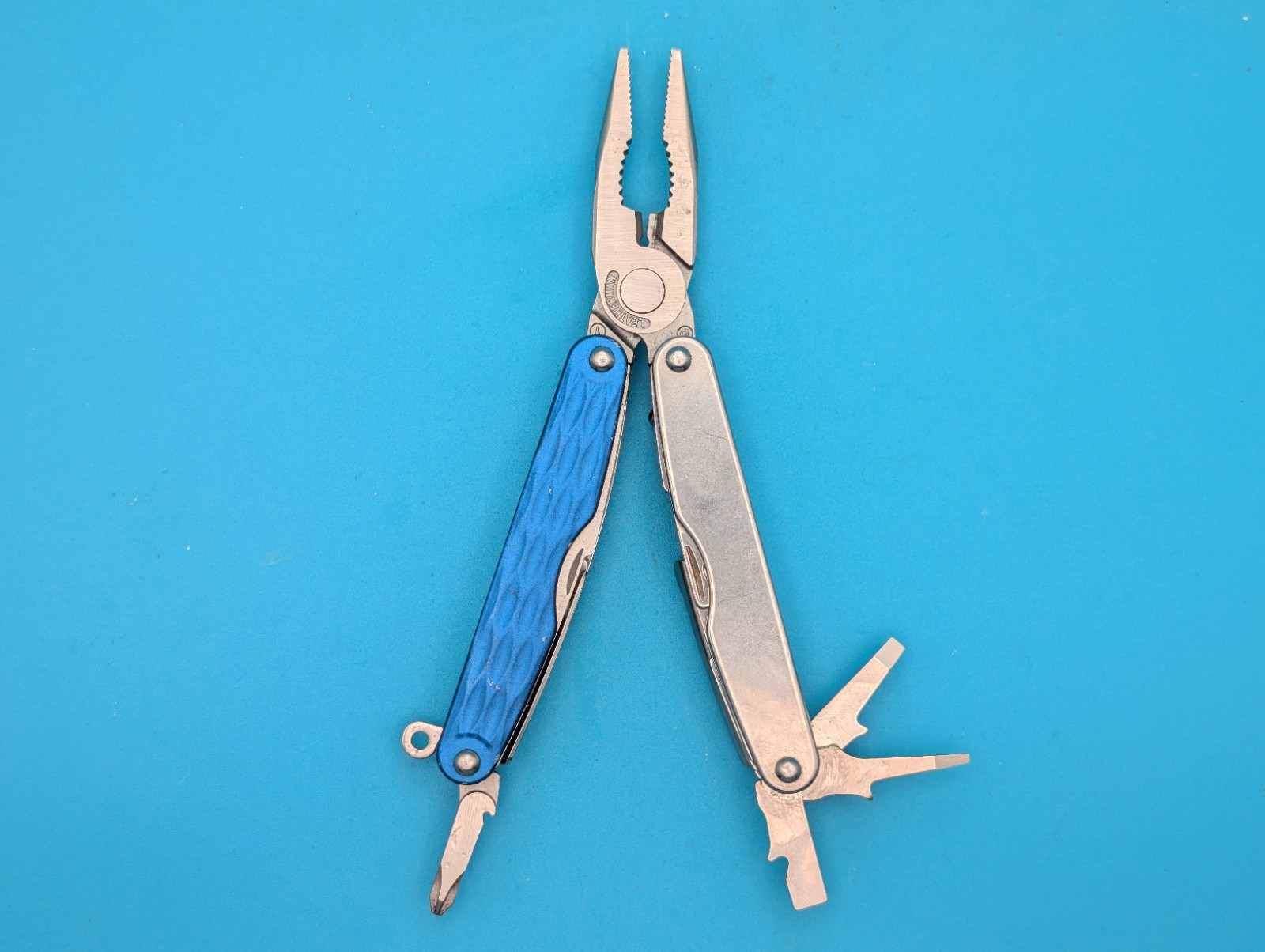 Leatherman Juice CS4 Multi Tool! Retired! COLUMBIA BLUE!