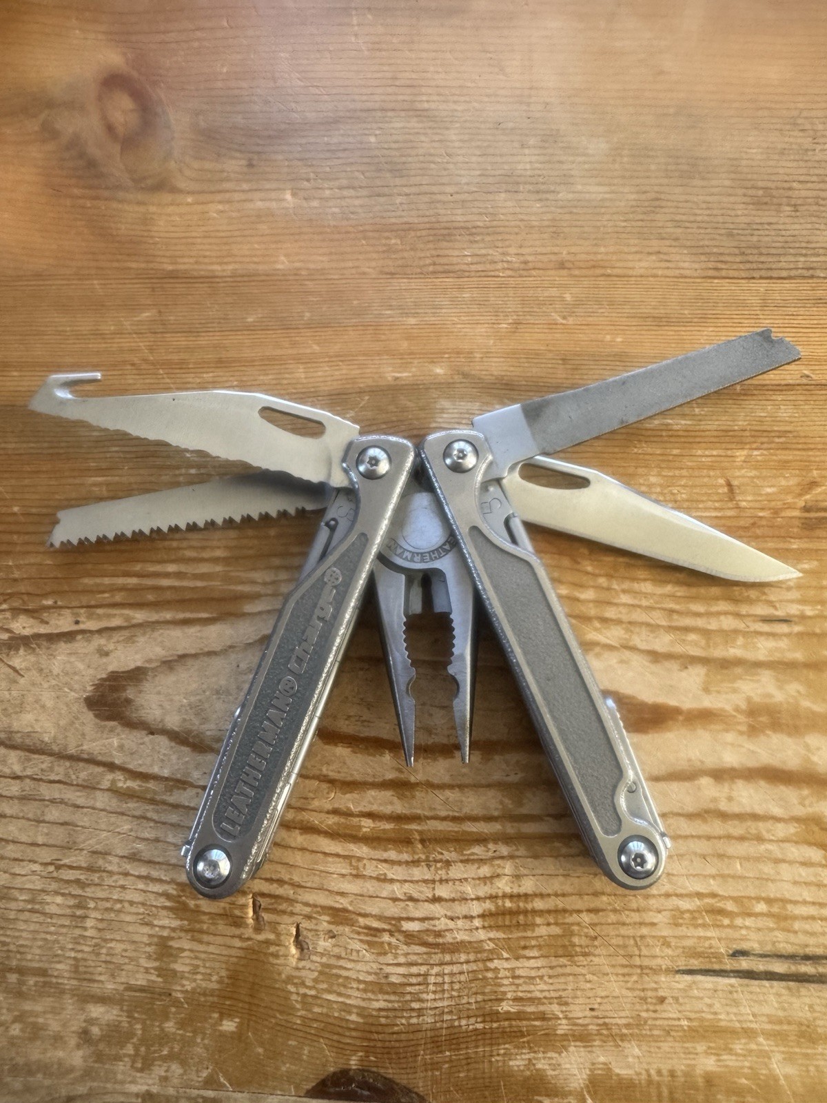 Leatherman Charge XTI S30V Blade Multi-Tool Blasting Cap Crimper Belt Cutter