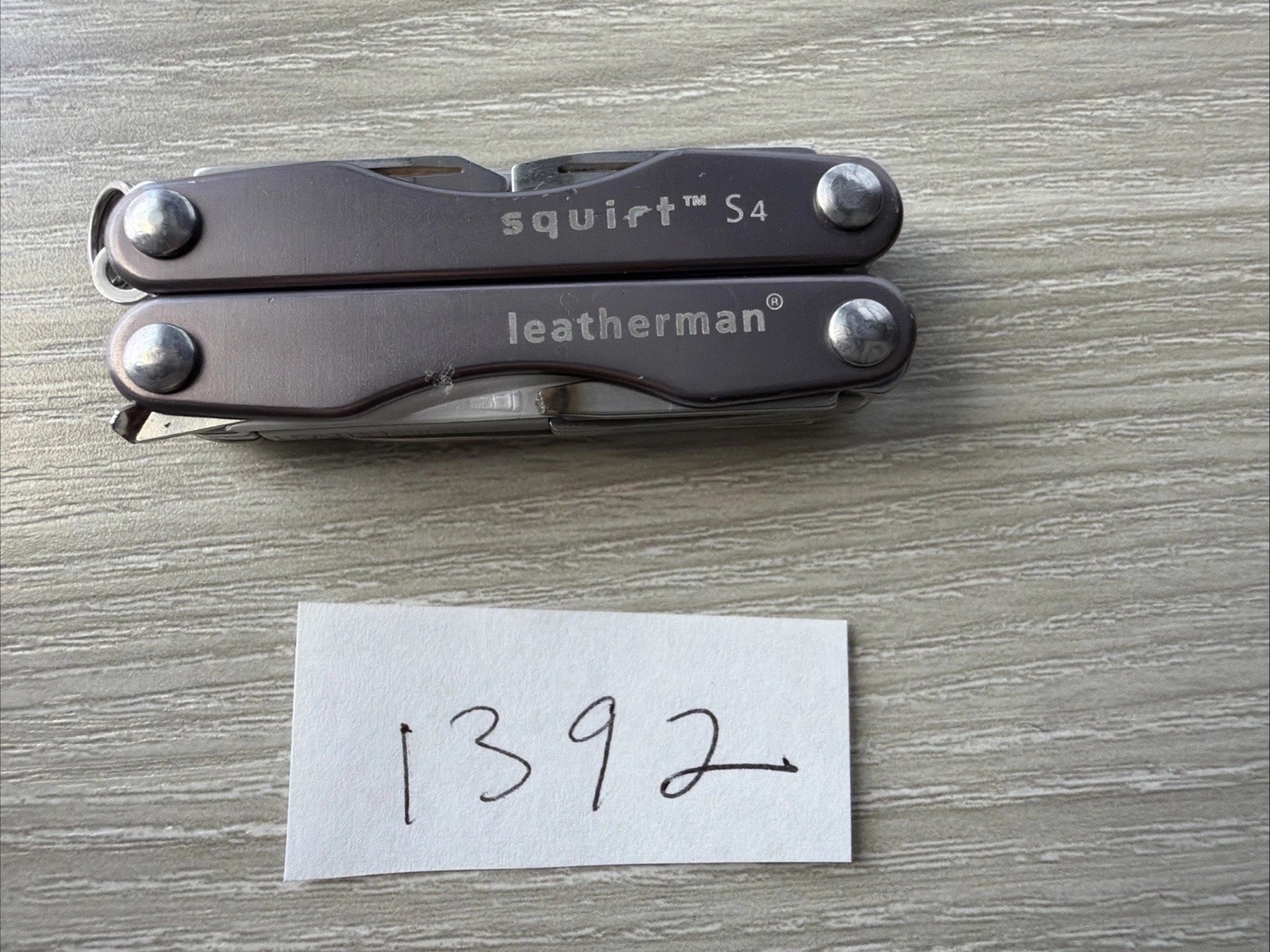Leatherman Squirt S4 MultiTool Scissors Knife File Drivers Tweezer Gray