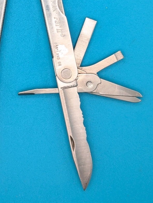 Leatherman PST 2 Multi Tool! 04/03 date stamp! Fast Shipping!