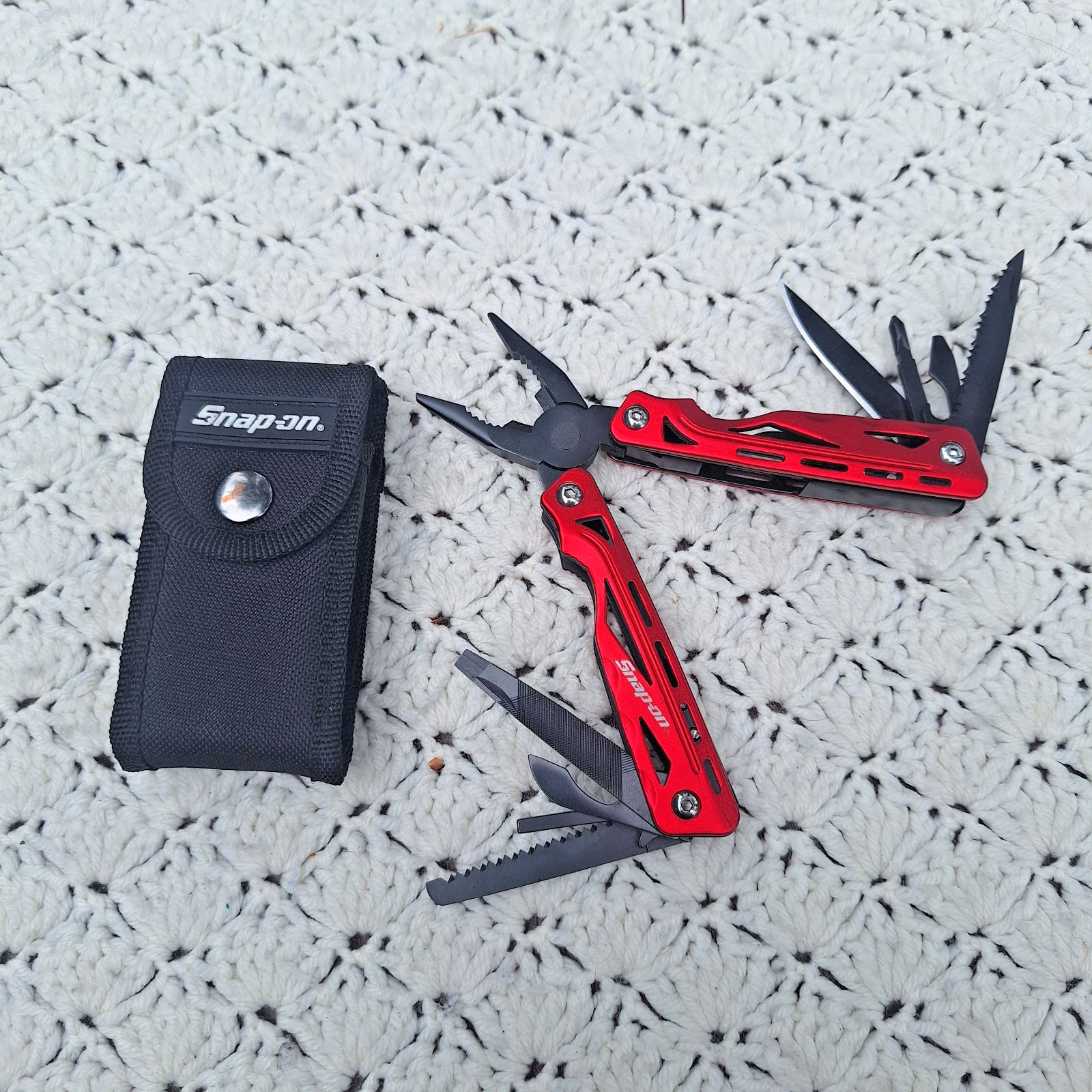 Snap On Stainless Steel Red Pocket Multi-Tool 9-in-1 w/ Case Sheath