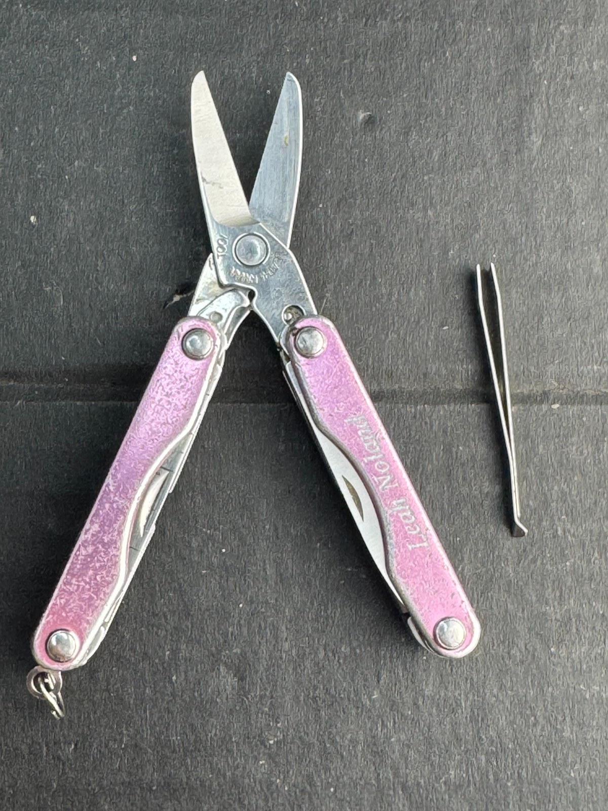 Leatherman Squirt S4 Stainless Steel Multitool Keychain – Various Colors