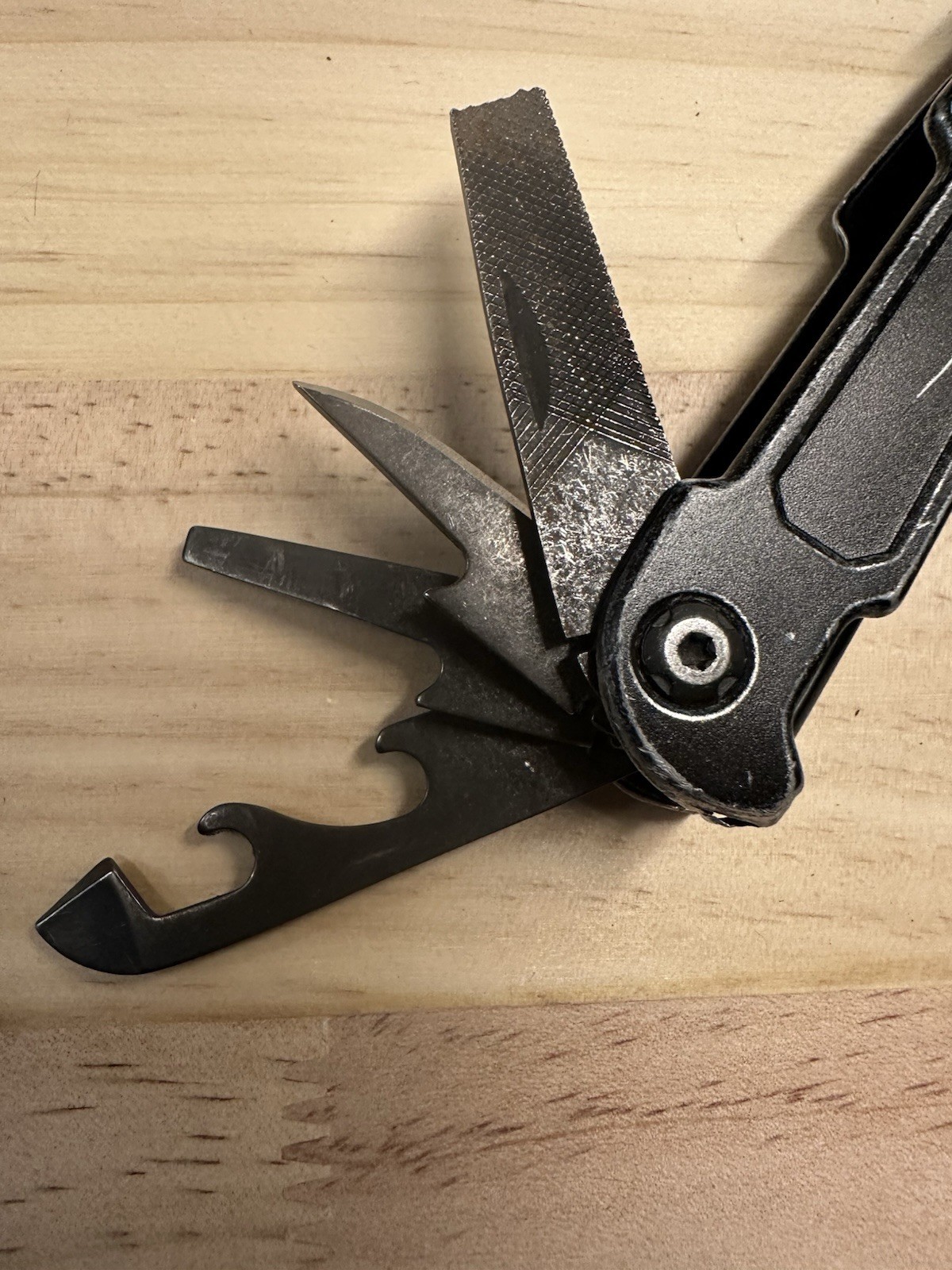 Hyper Tough 10-in-1 Multi-tool Letterman Style Locking