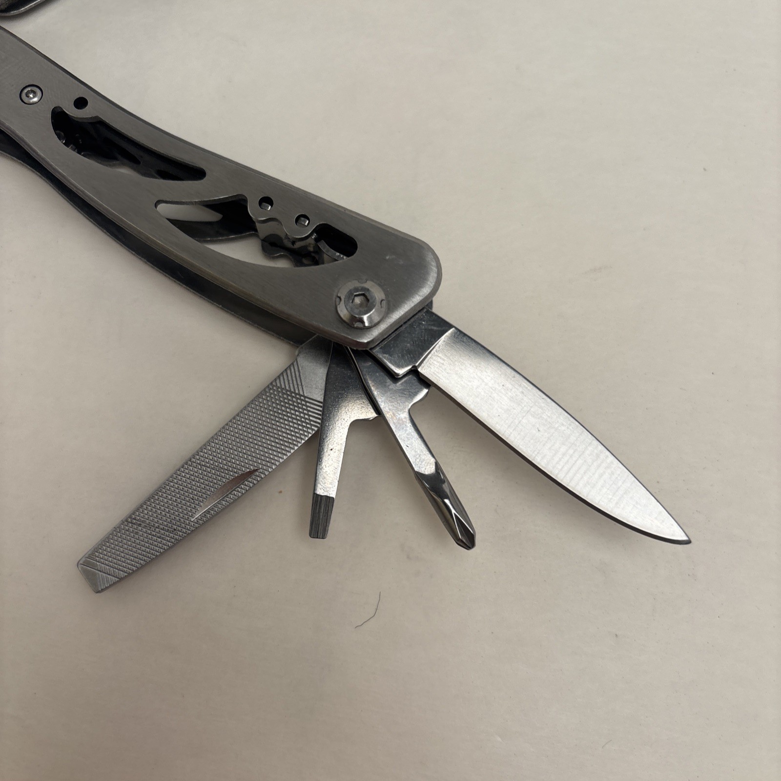 Kraftsman Multitool Silver Tone, Sheath Included. Camp Hunt Fish Survival Bugout