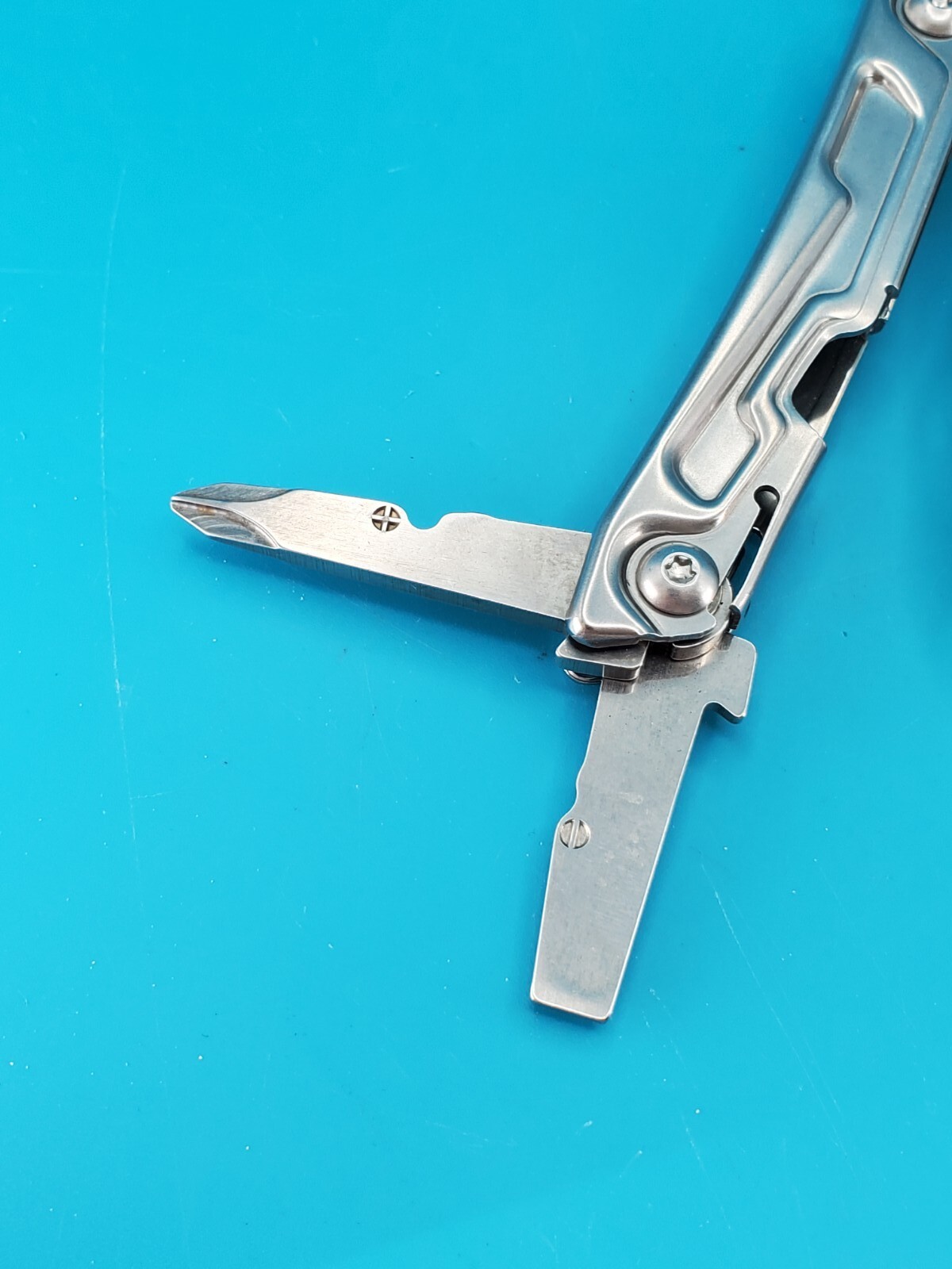 Leatherman Rev 3.8″ Multi-Tool, Stainless!
