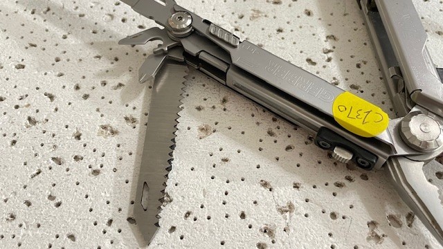 GERBER Flik Stainless Steel Silver MULTI-PLIER Multi Tool Pliers,Knife,Scissors-