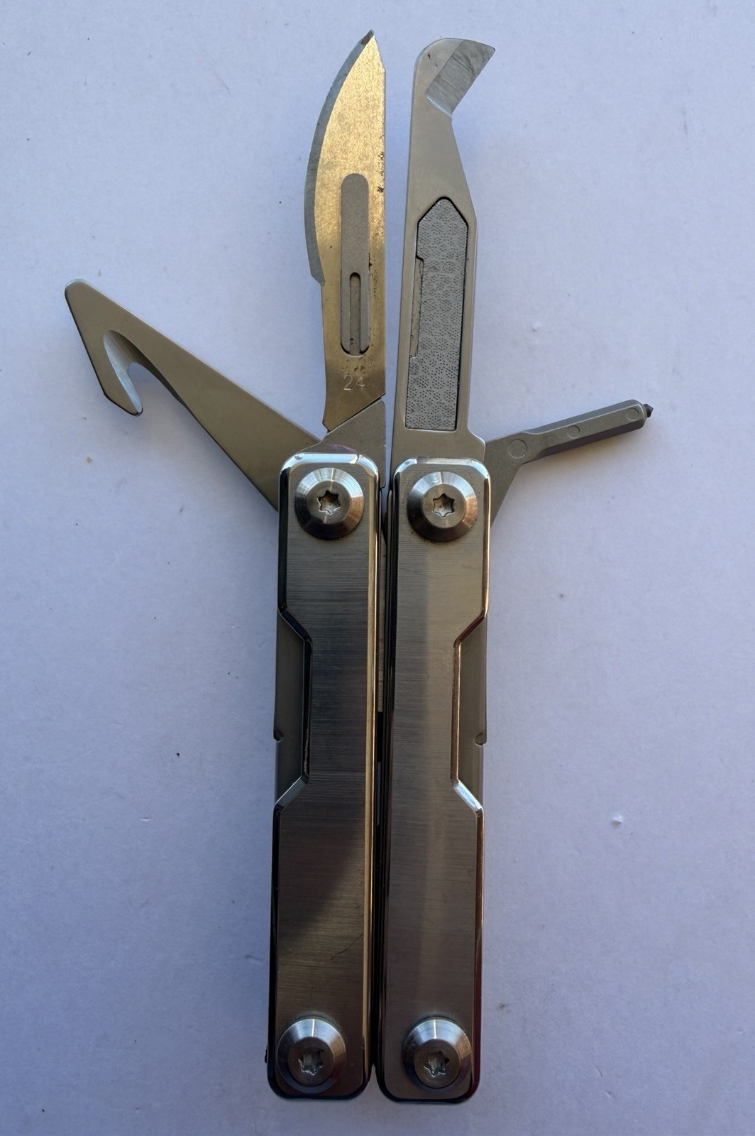 BIBURY OUTDOOR MINI MULTITOOL PLIERS W/BELT CLIP, BI2051A, EXCELLENT CONDITION!