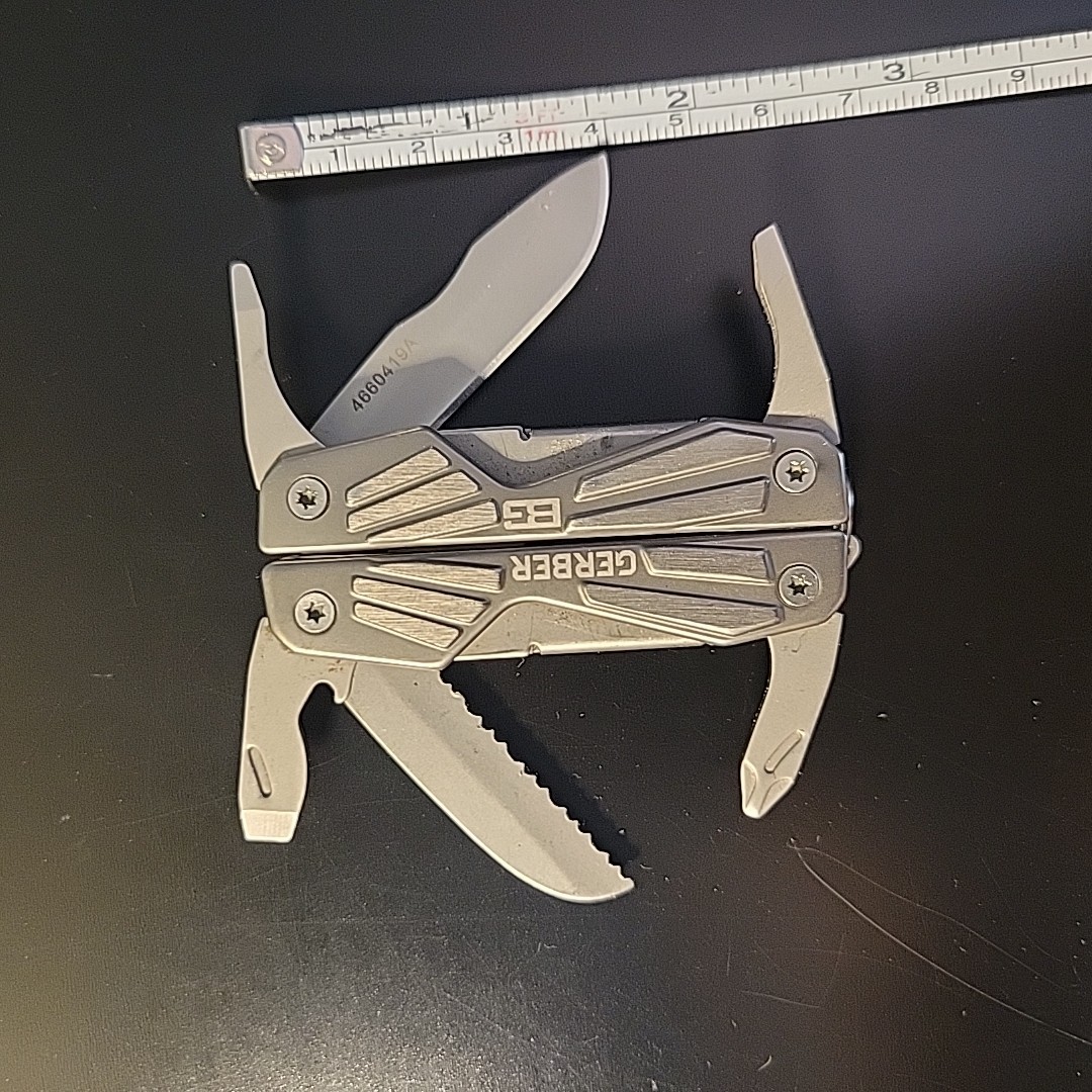 Gerber Bear Grylls BG Compact Gray Mini Suspension Multitool 2.5 Inch Plyers Wow