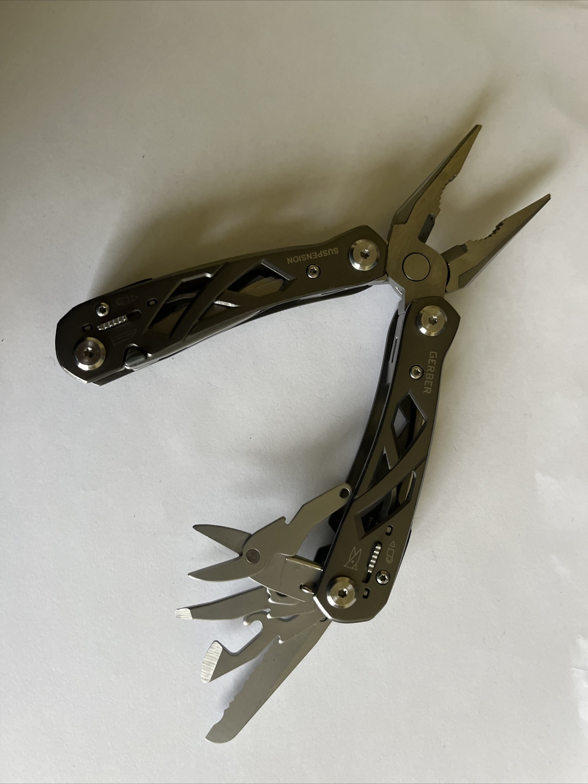 Gerber Suspension Gray Stainless Steel 12 Tool Multi-Tool NO Sheath Used B48