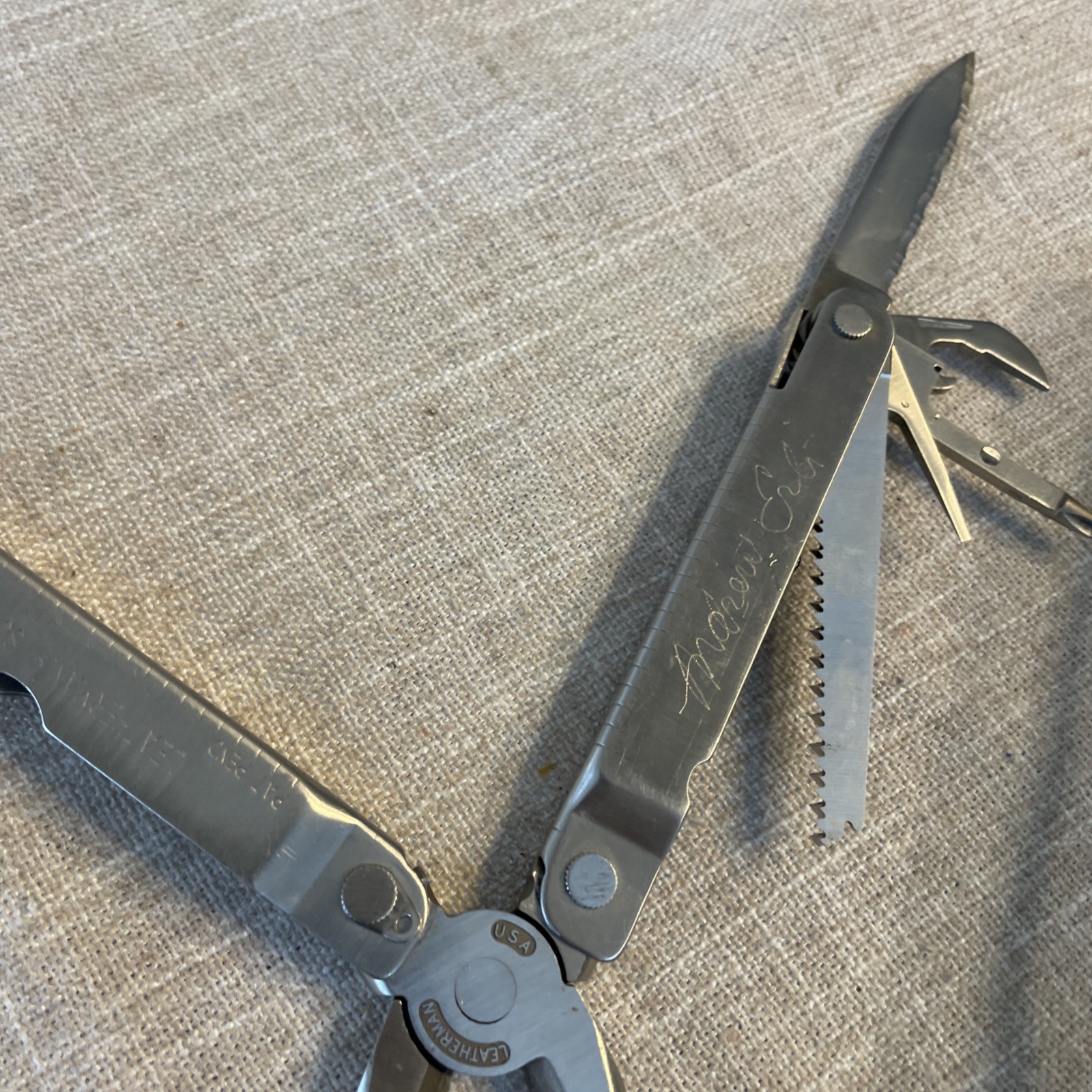 Leatherman Super Tool Multi 11-Tool Supertool Pocket Knife Pliers File Saw 0500