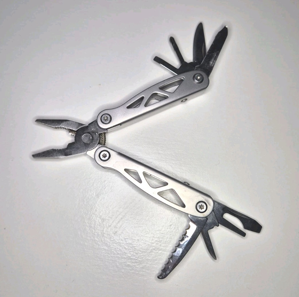 Tool Kit: Stanley FatMax Folding Knife + 3x Multitool (Pliers, Saws, EDC)