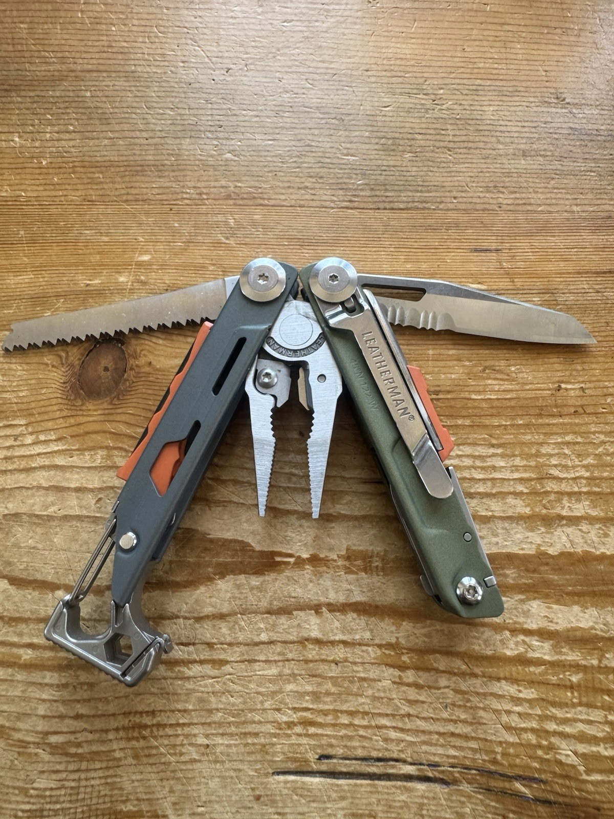 Leatherman Signal Multi-Tool Thunderscape – Excellent