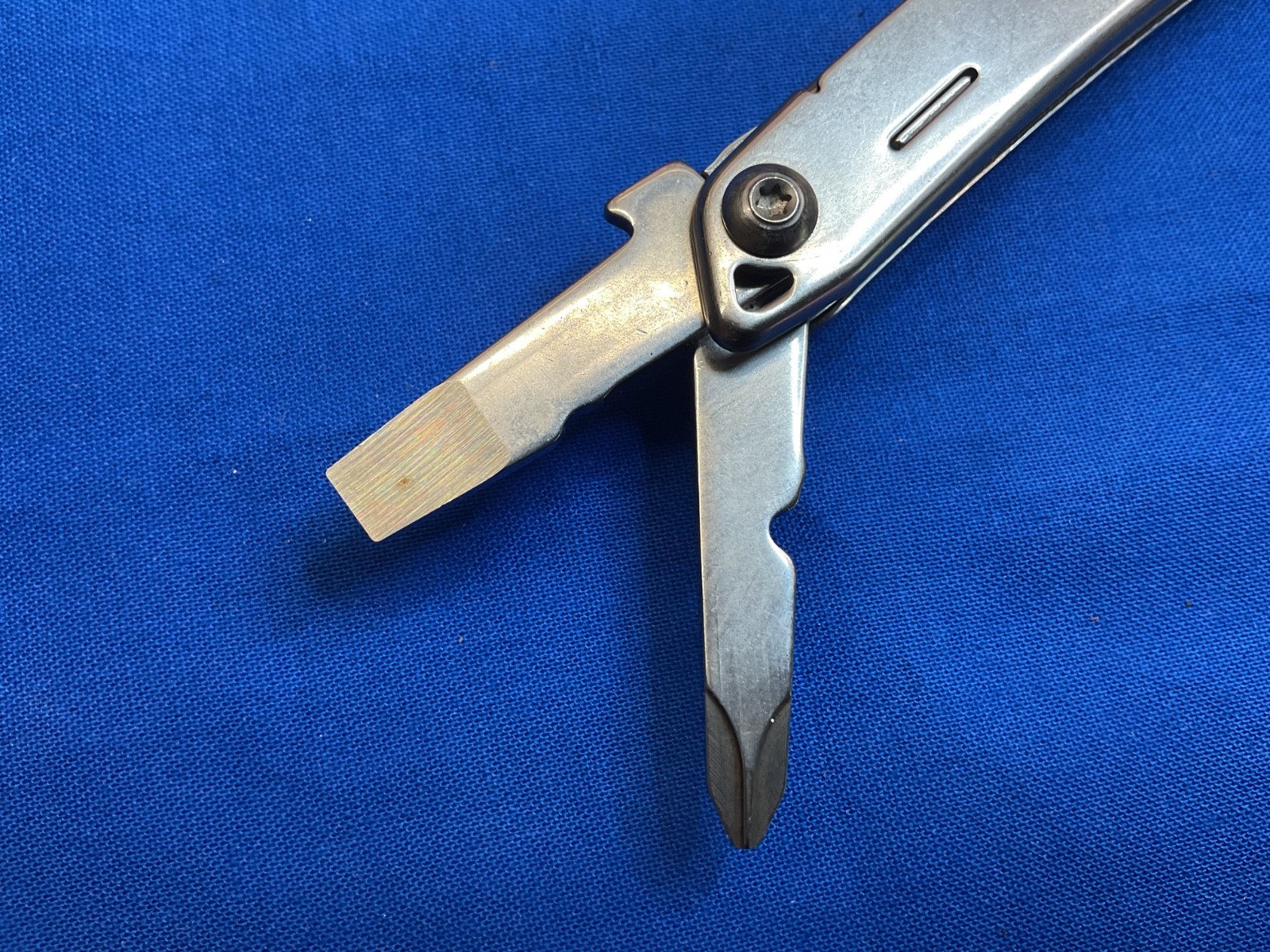 Leatherman Wingman Multi Tool Knife Pliers Camping Hunting Hiking 2021 Date Code