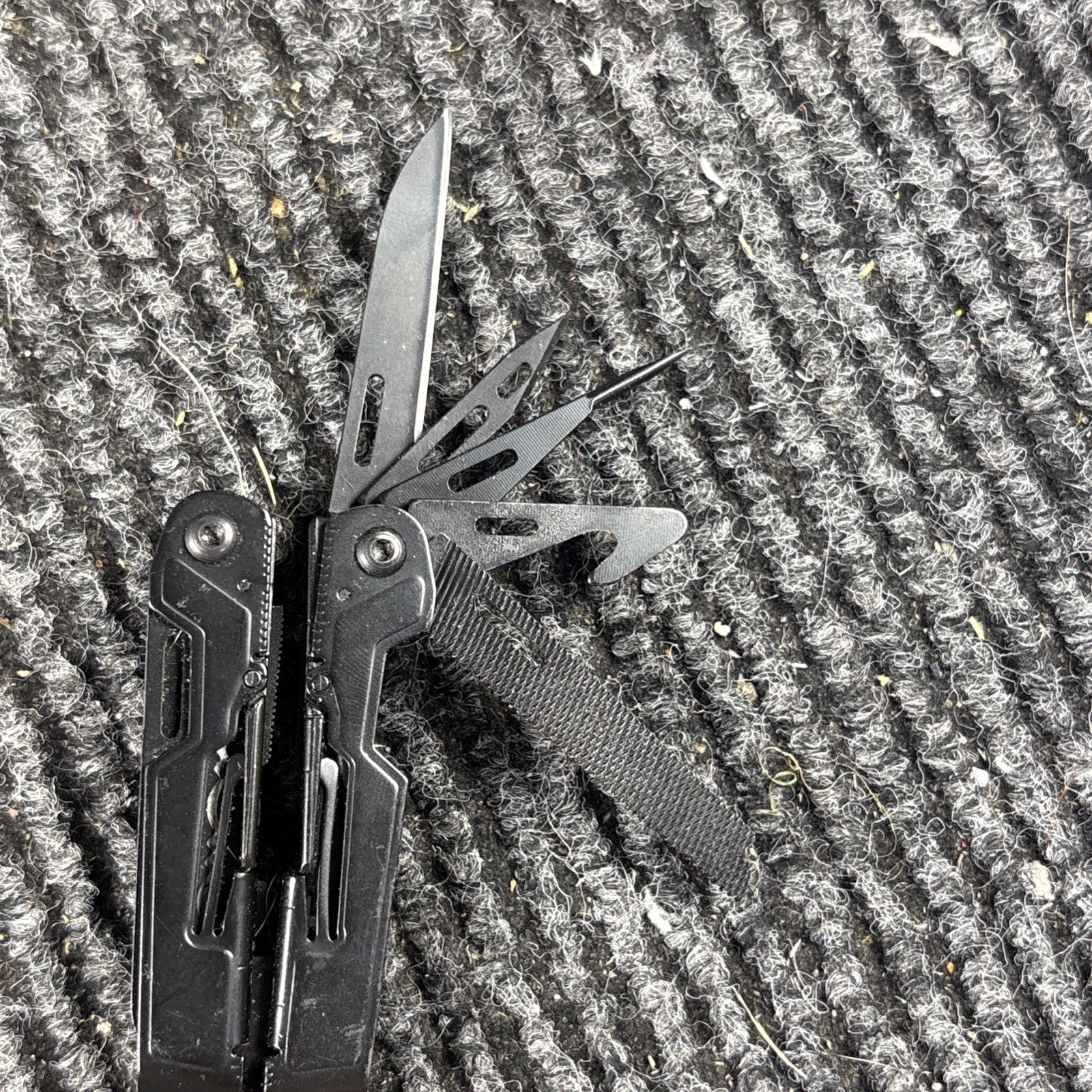 SOG POWER PINT MULTI TOOL PLIERS KNIFE SMALL (412)