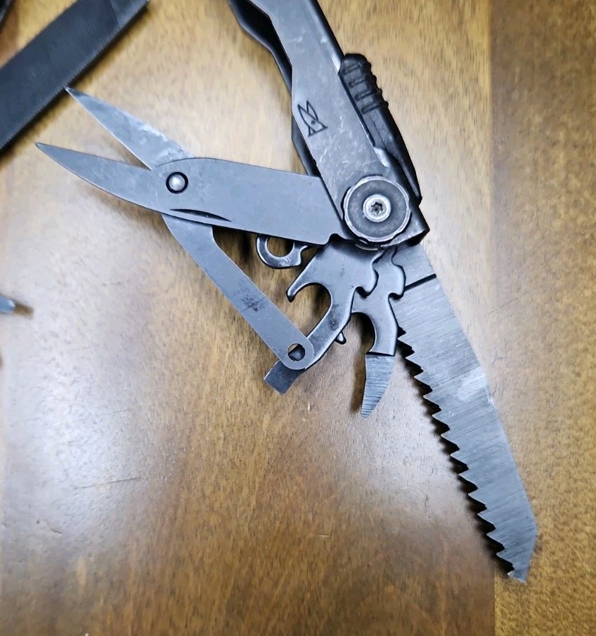 Gerber Diesel Multi-Plier Black Oxide NeedleNose 12 Tool Multi-Tool and Case