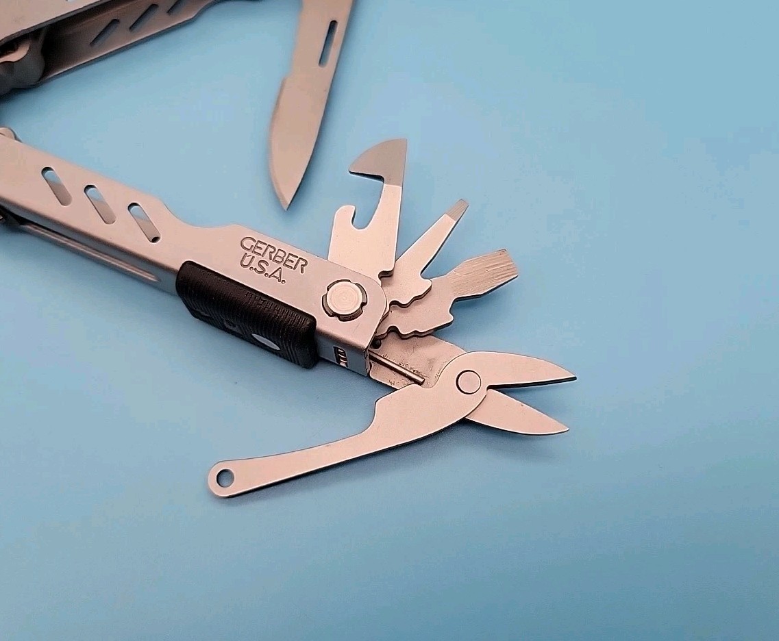 Gerber USA MP400 Compact Sport Multi-Plier Multi-Tool w/ Fiskars Scissors