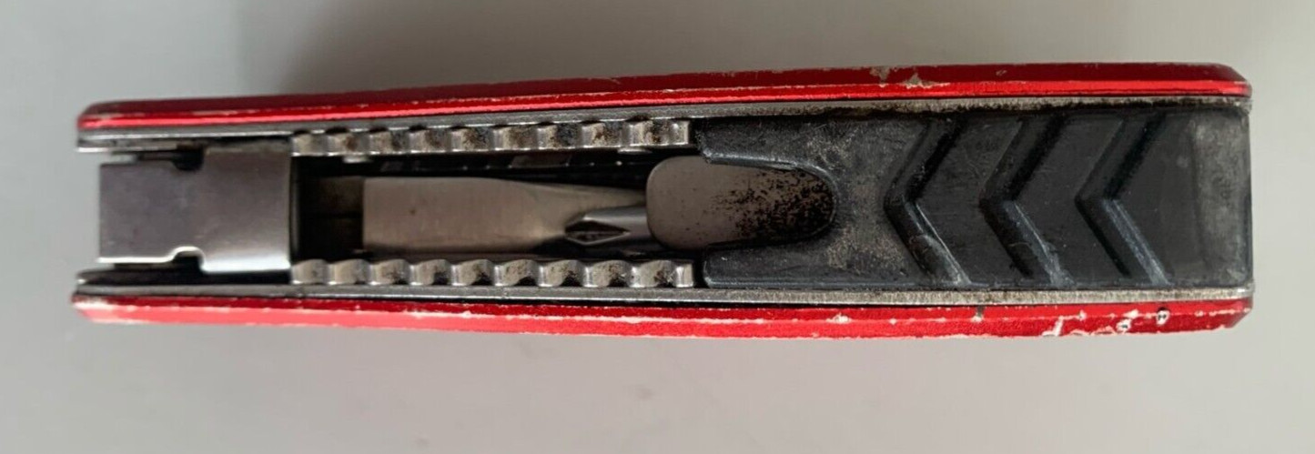 Snap-On Stainless Steel Red Easy Grip Folding Handles 9-in-1 Multi-Tool pliers
