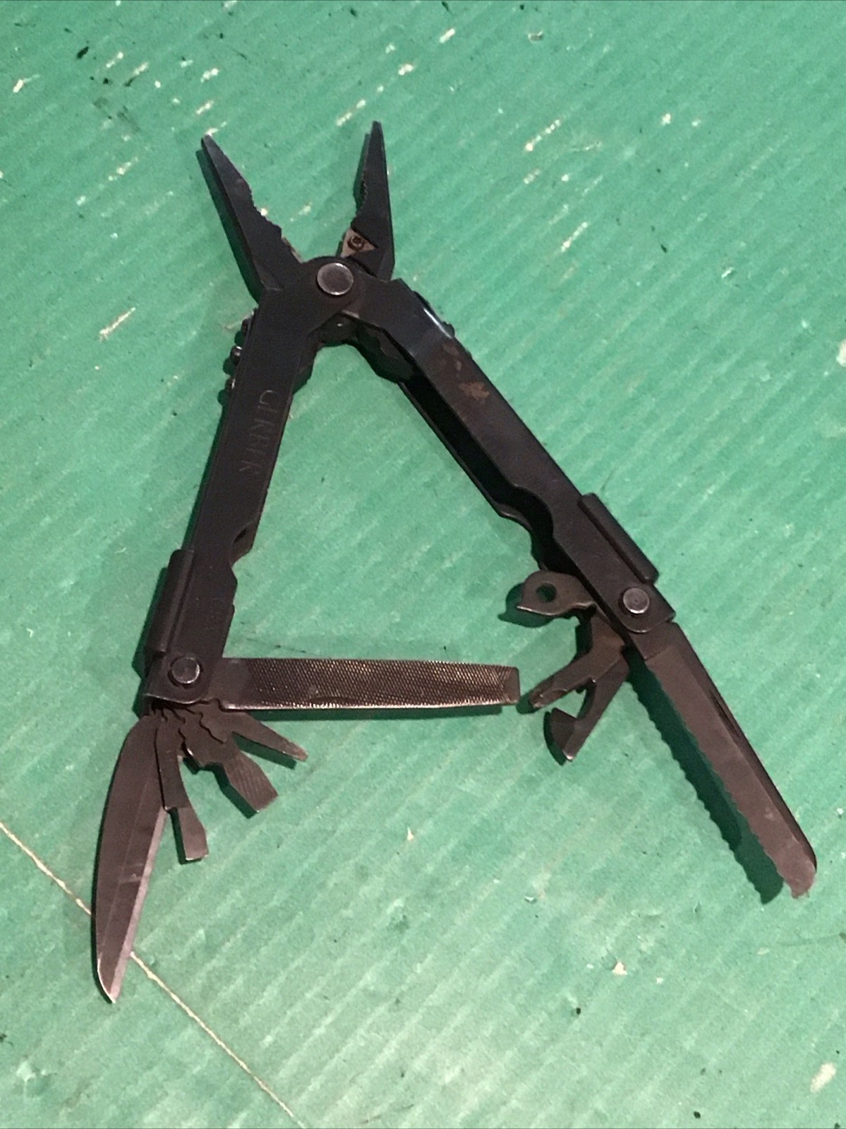 Gerber MP600 Multi-Tool Multi-Plier Needlenose Carbide Cutters Black Oxide