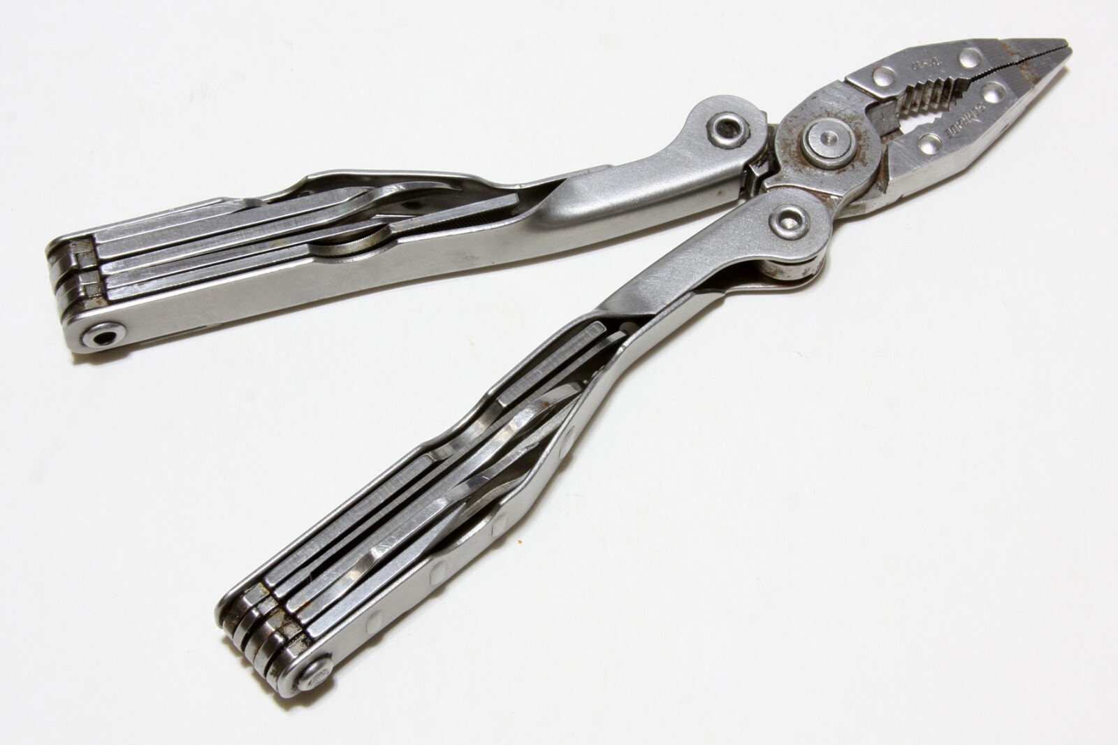 Multi-Tool Knife Needle Nose Pliers Schrade USA Tough Pat Pend Pre-Owned Vintage
