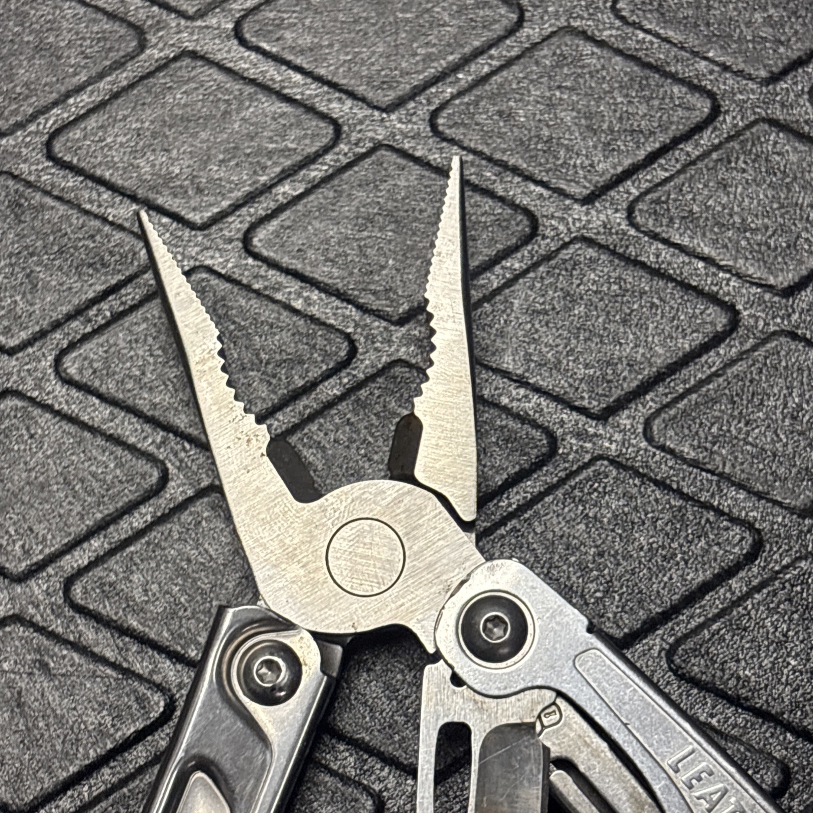 Leatherman Bolster Multi Tool – Silver